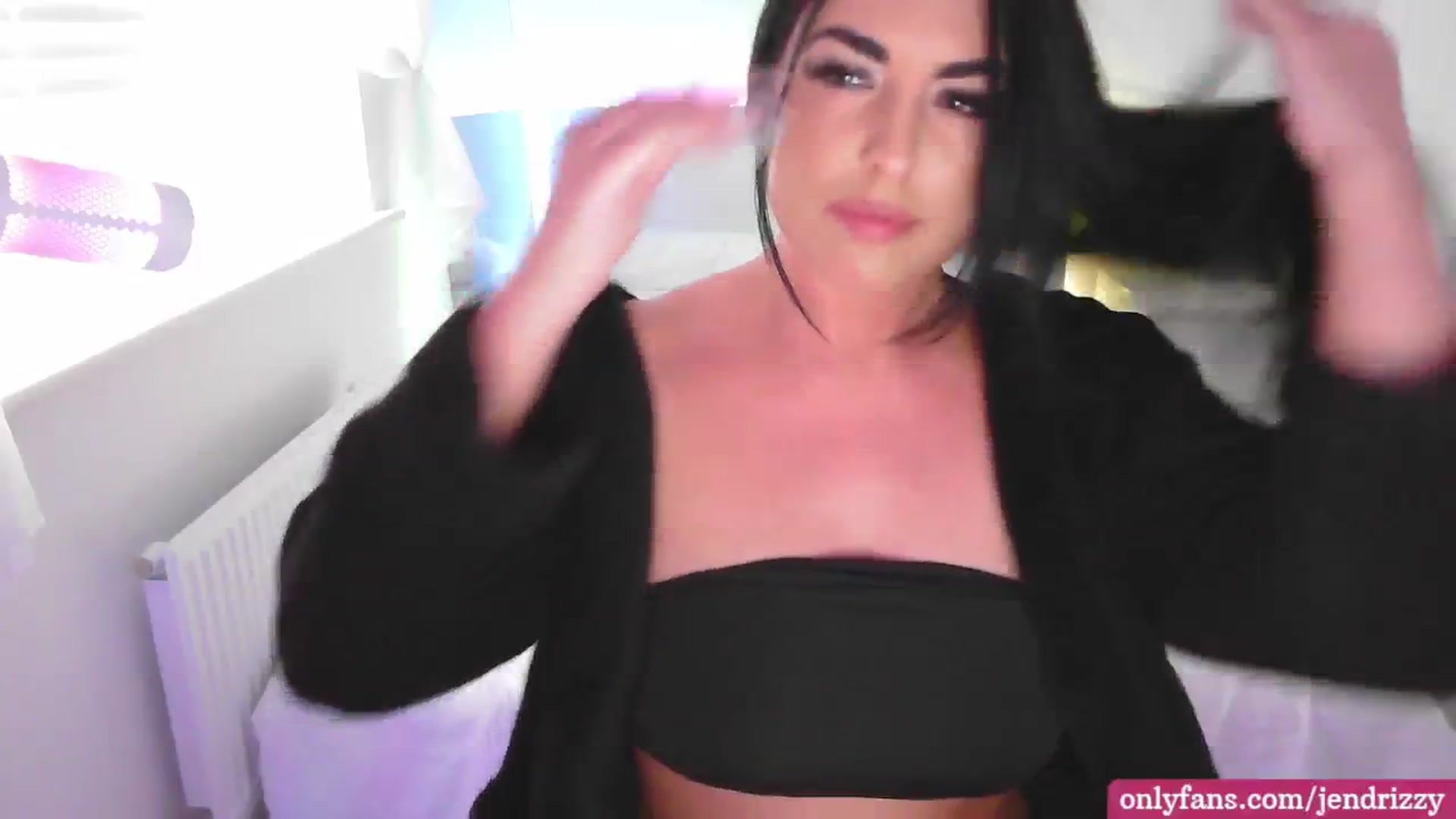 Gallery image thumbnail from Jendrizzy's myfreecams stream on, 01/04/2025, 12:59 image 13 of 20