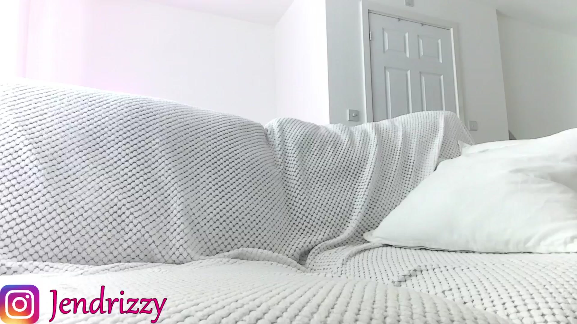 Gallery image thumbnail from Jendrizzy's myfreecams stream on, 08/30/2025, 17:45 image 2 of 20