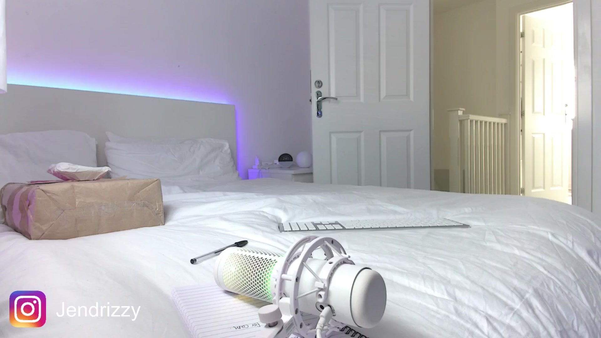 Gallery image thumbnail from Jendrizzy's myfreecams stream on, 11/23/2025, 14:55 image 16 of 20