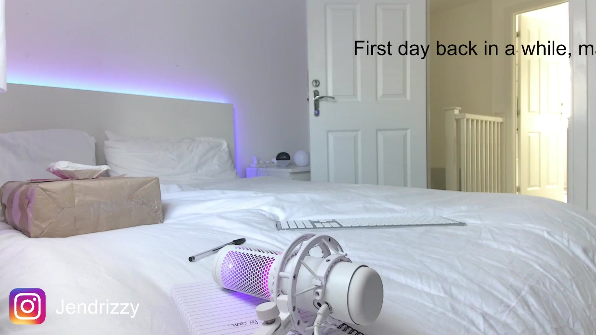 Gallery image thumbnail from Jendrizzy's myfreecams stream on, 11/23/2025, 14:55 image 18 of 20