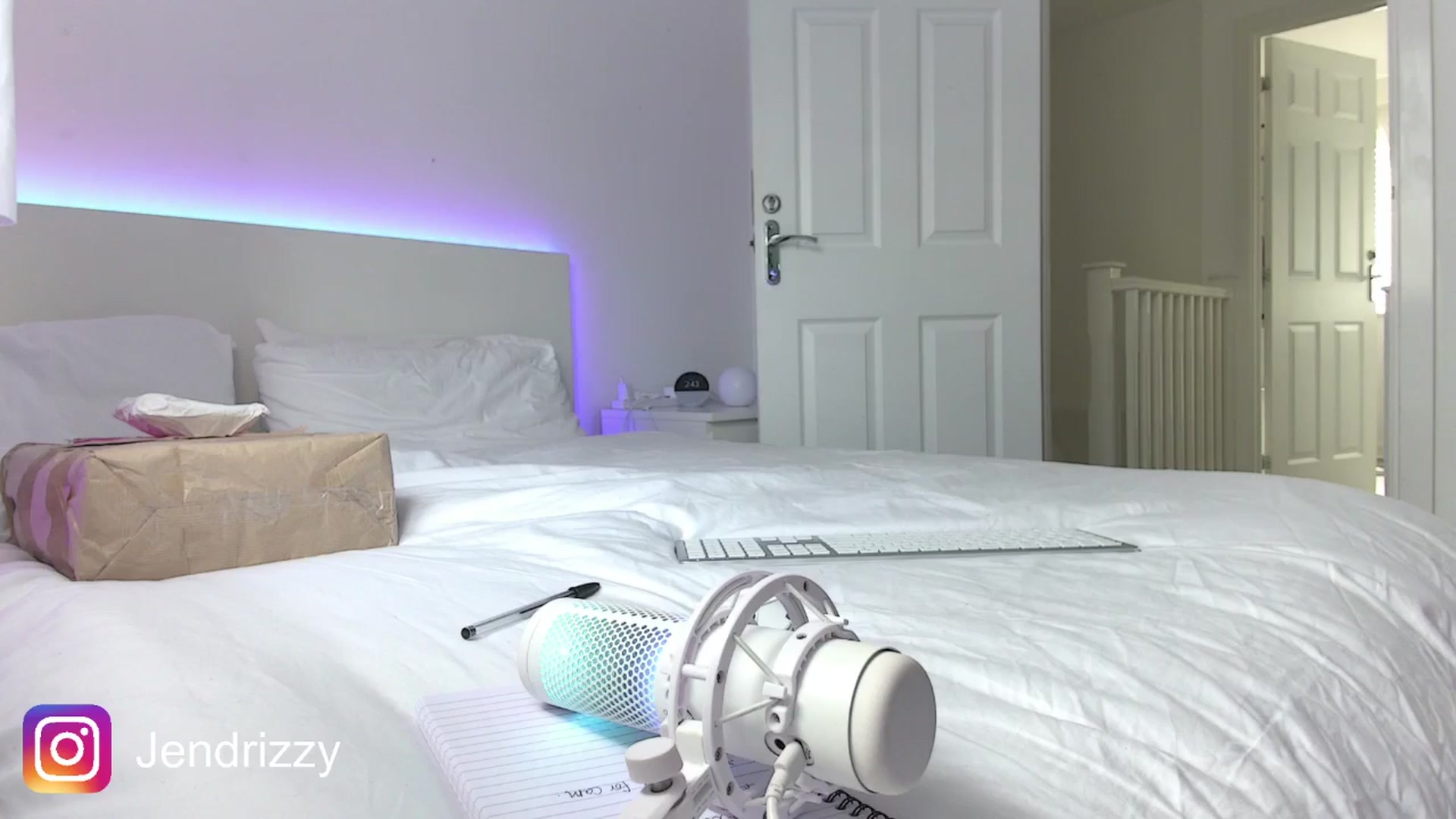 Gallery image thumbnail from Jendrizzy's myfreecams stream on, 11/23/2025, 14:55 image 17 of 20