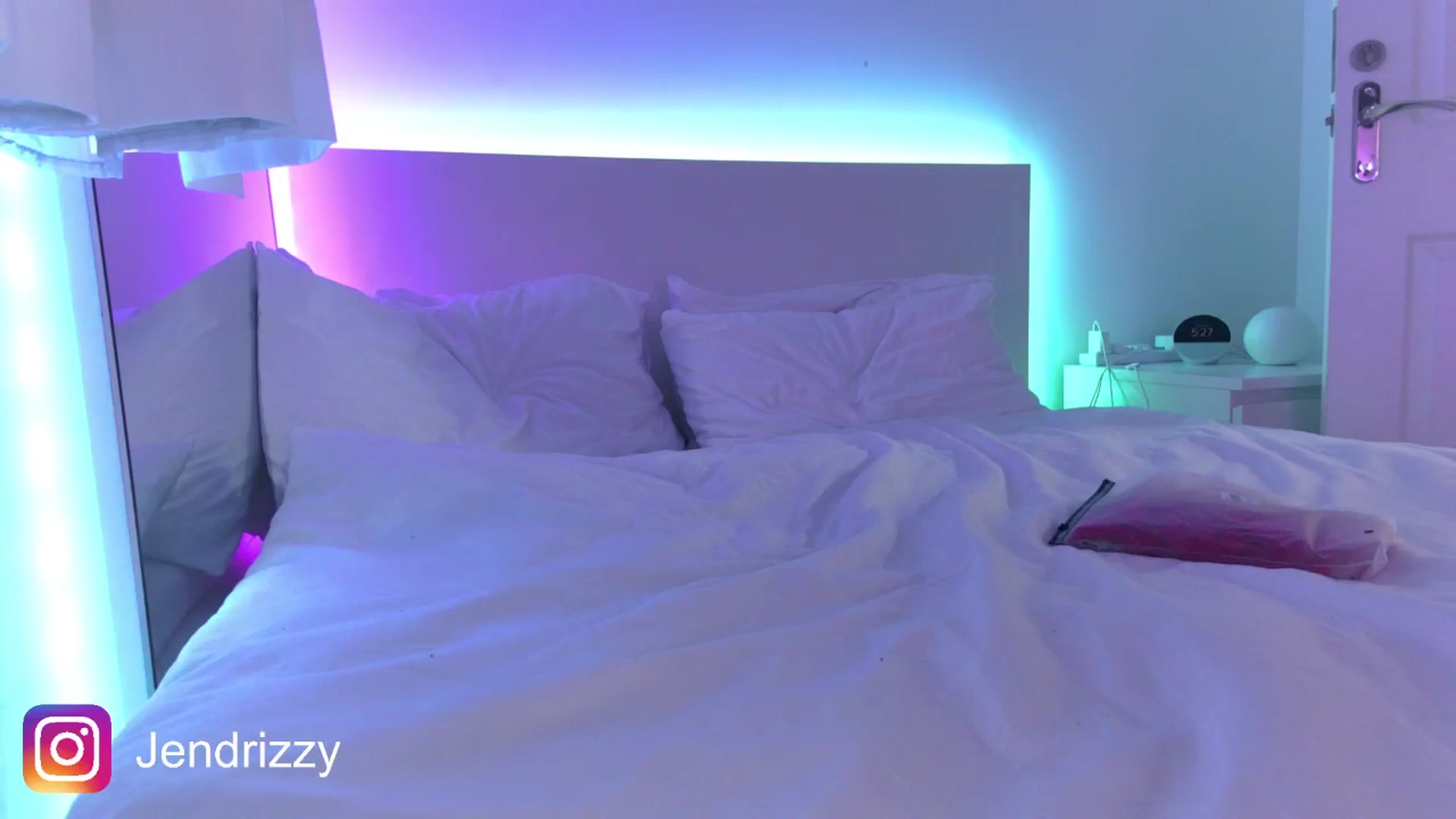 Gallery image thumbnail from Jendrizzy's myfreecams stream on, 11/23/2025, 19:28 image 11 of 20