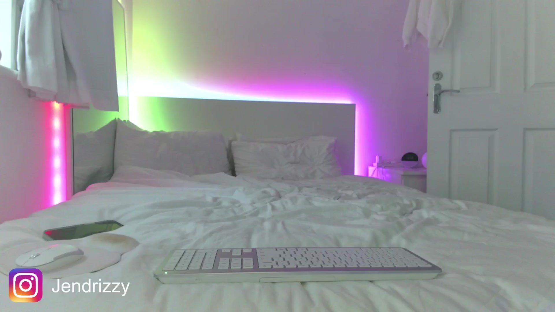Gallery image thumbnail from Jendrizzy's myfreecams stream on, 11/23/2025, 19:28 image 3 of 20