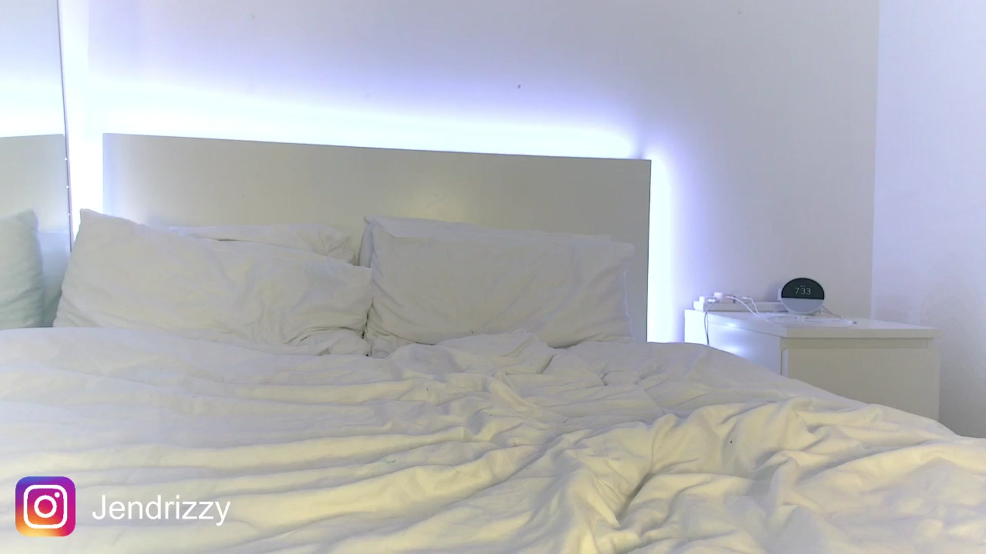 Gallery image thumbnail from Jendrizzy's myfreecams stream on, 01/11/2026, 21:17 image 10 of 20