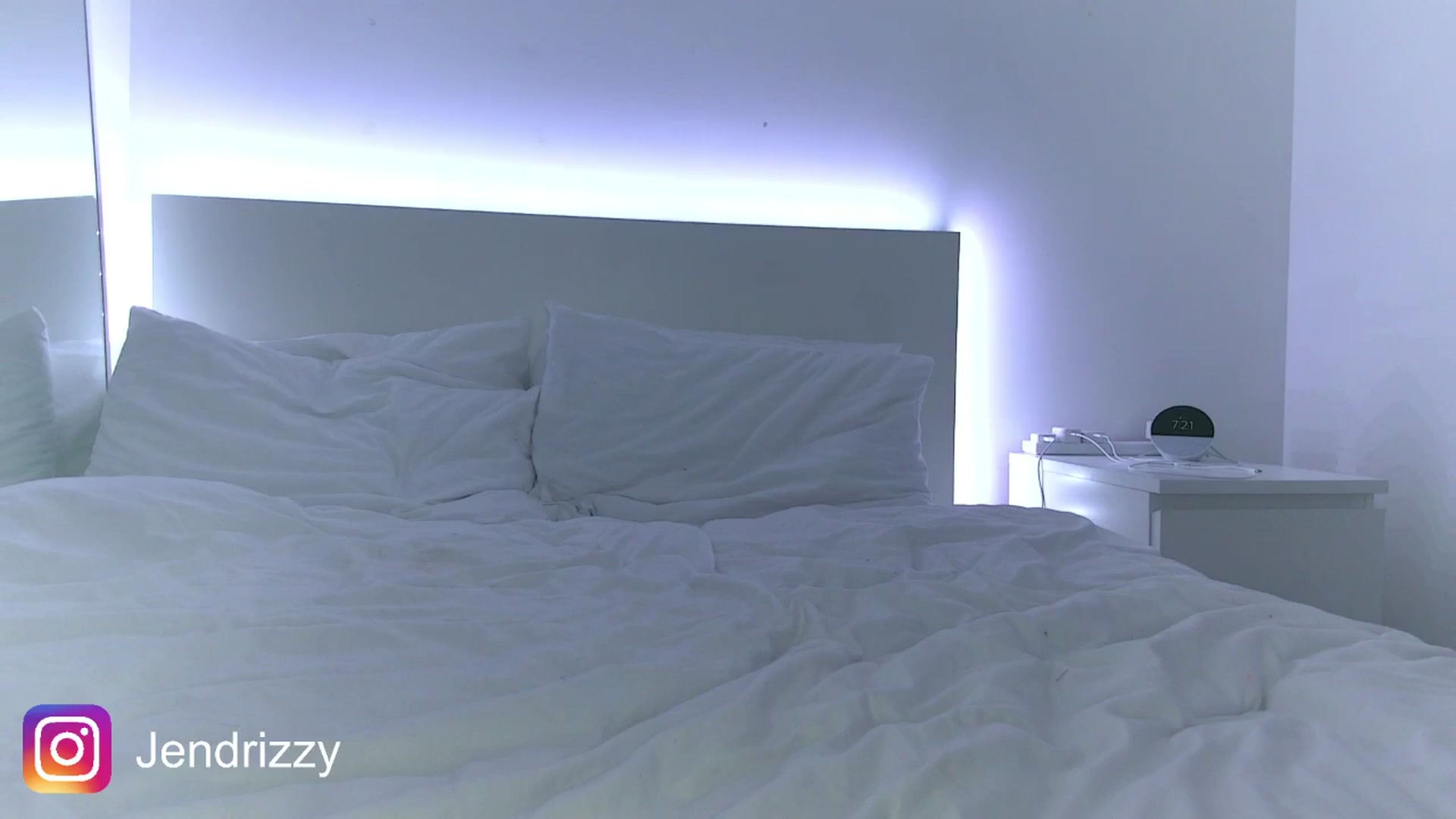 Gallery image thumbnail from Jendrizzy's myfreecams stream on, 01/11/2026, 21:17 image 9 of 20