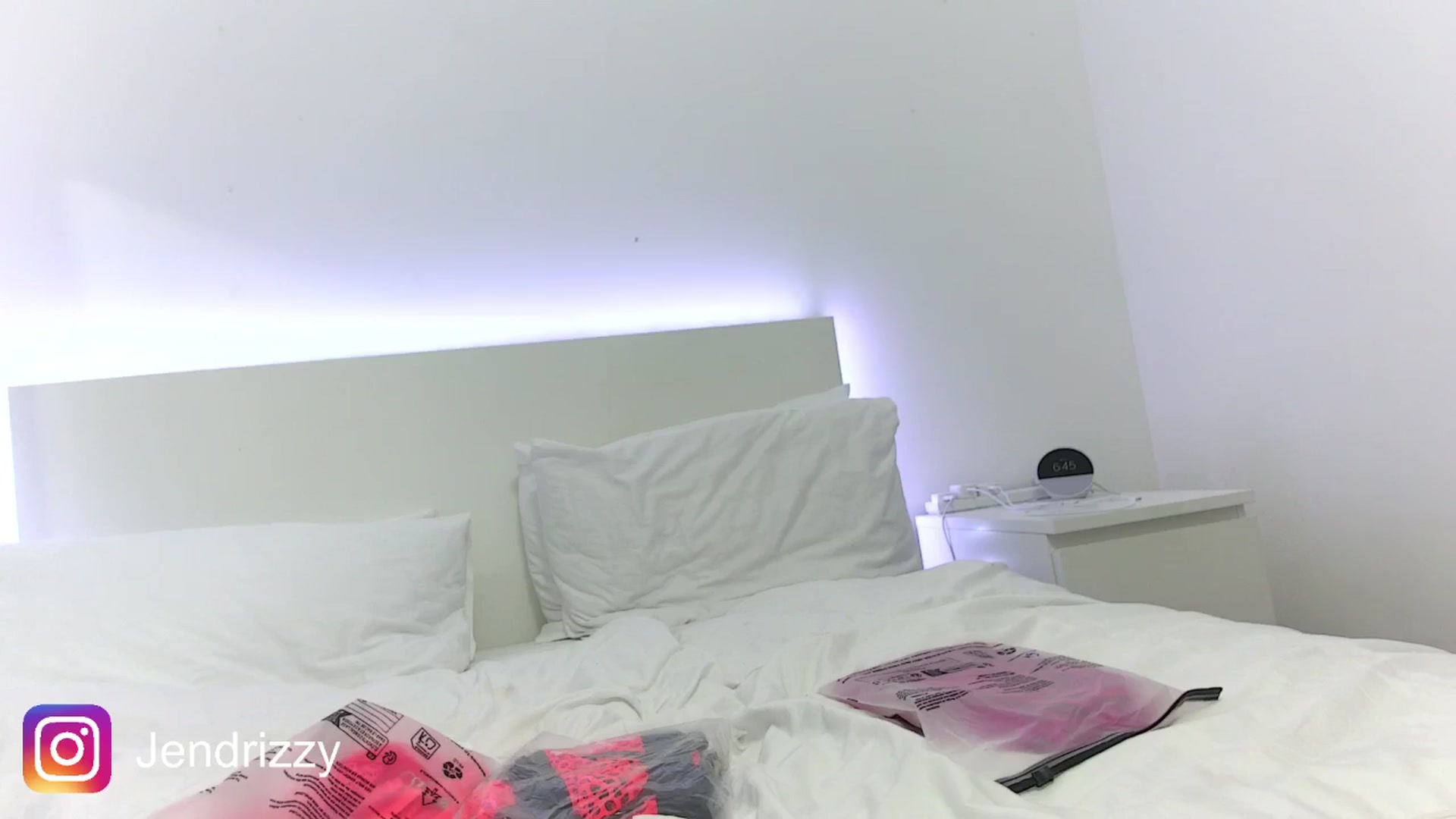 Gallery image thumbnail from Jendrizzy's myfreecams stream on, 01/11/2026, 21:17 image 6 of 20