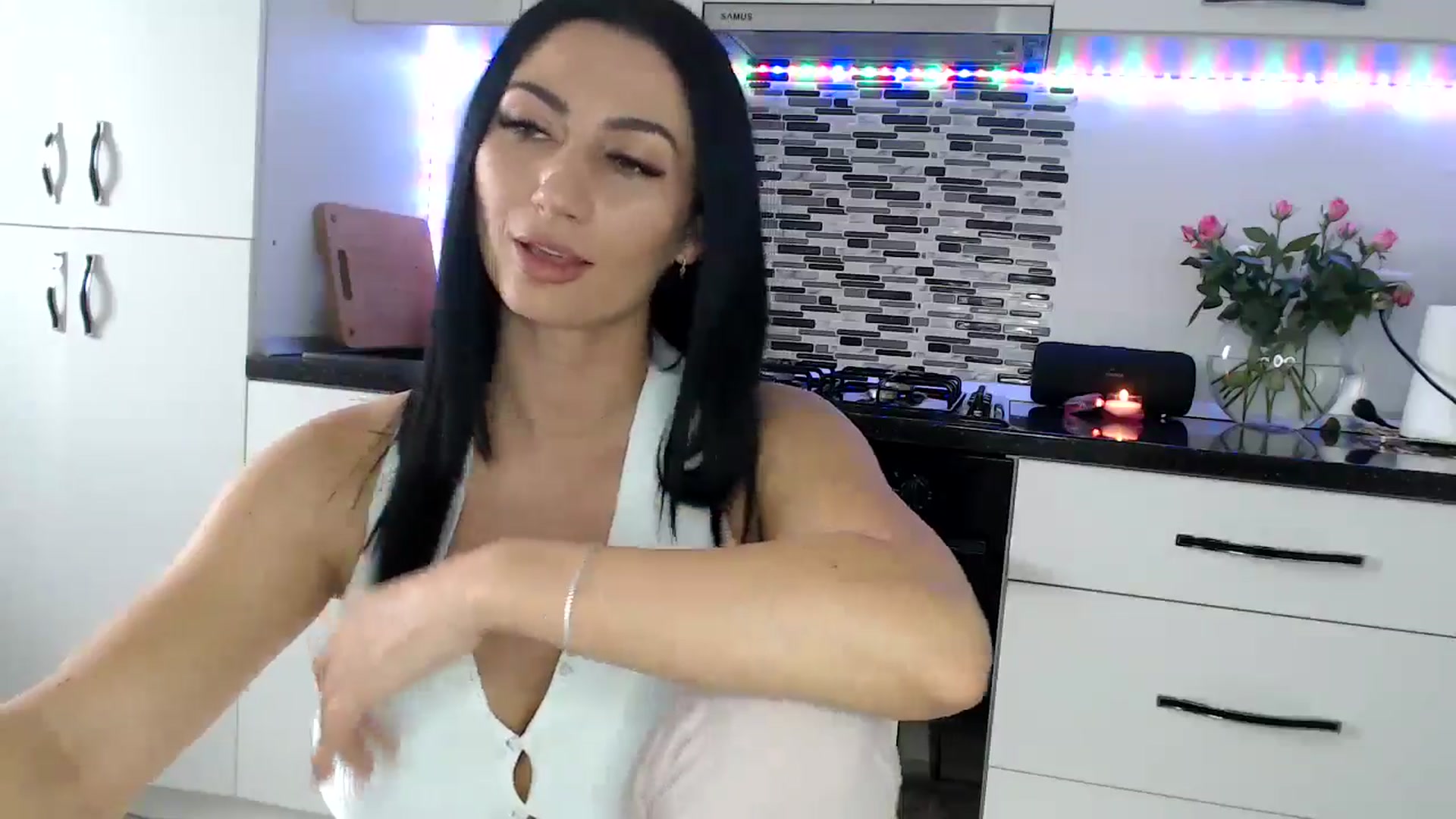 Gallery image thumbnail from JeniferJain's myfreecams stream on, 10/16/2024, 07:44 image 20 of 20