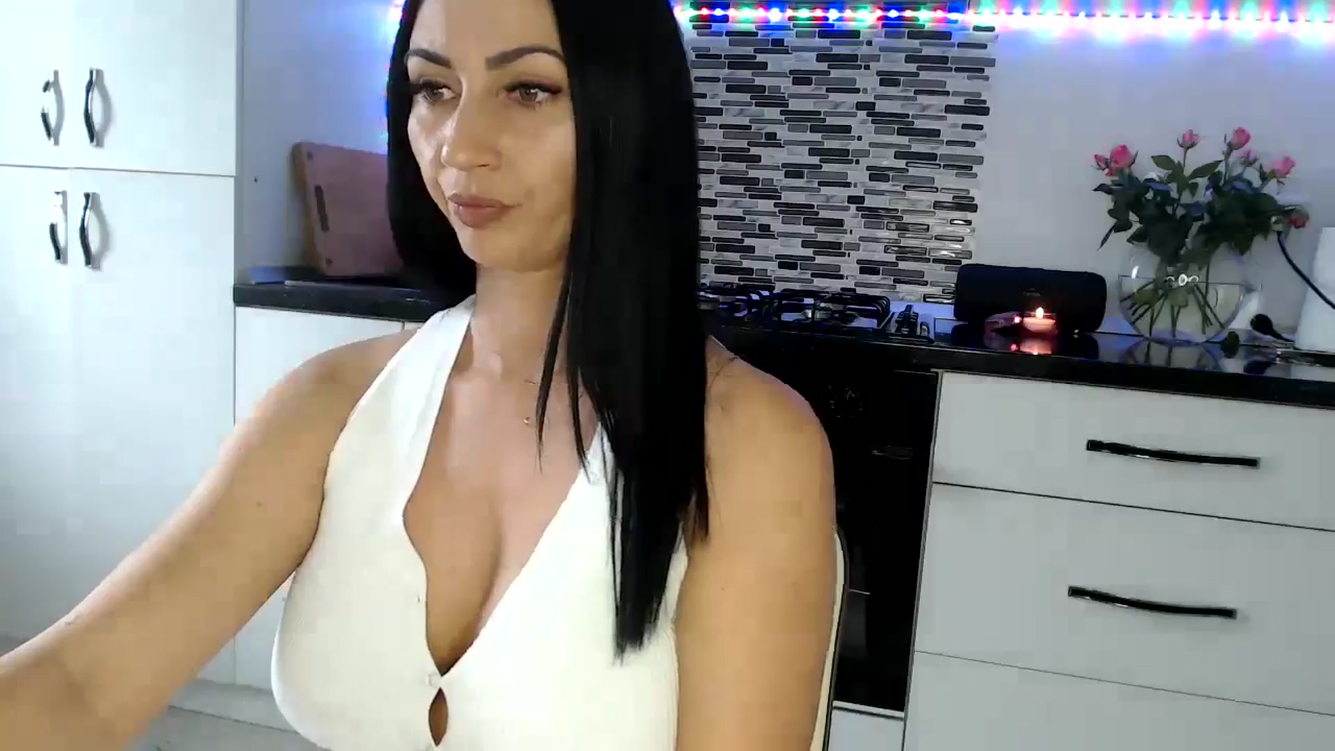 Gallery image thumbnail from JeniferJain's myfreecams stream on, 10/16/2024, 07:44 image 12 of 20