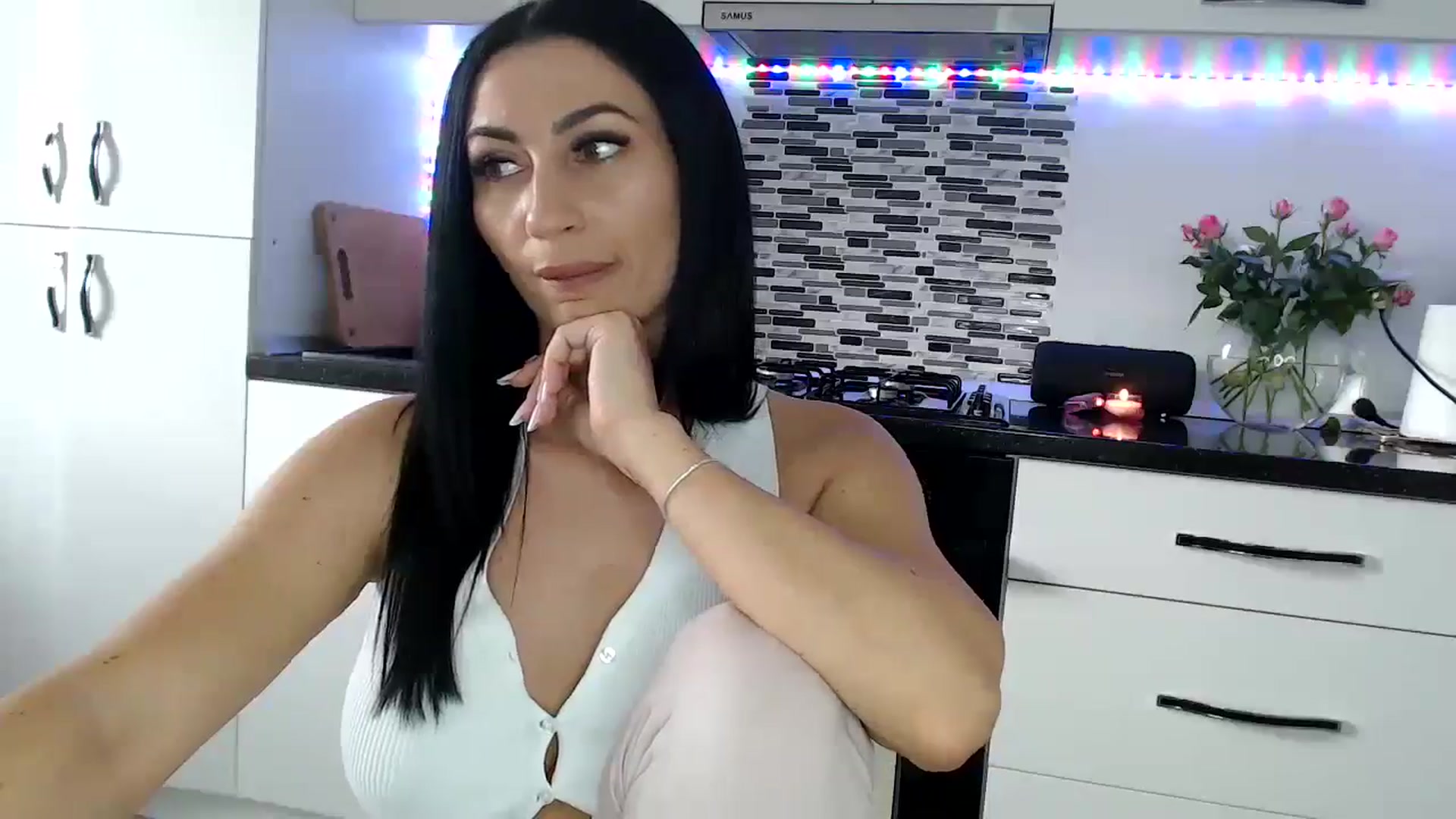 Gallery image thumbnail from JeniferJain's myfreecams stream on, 10/16/2024, 07:44 image 18 of 20