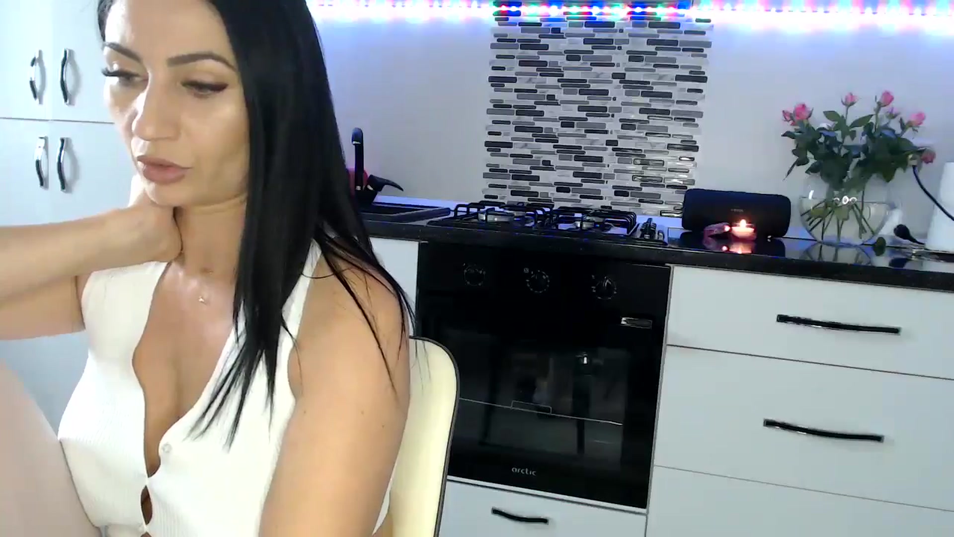 Gallery image thumbnail from JeniferJain's myfreecams stream on, 10/16/2024, 07:44 image 4 of 20