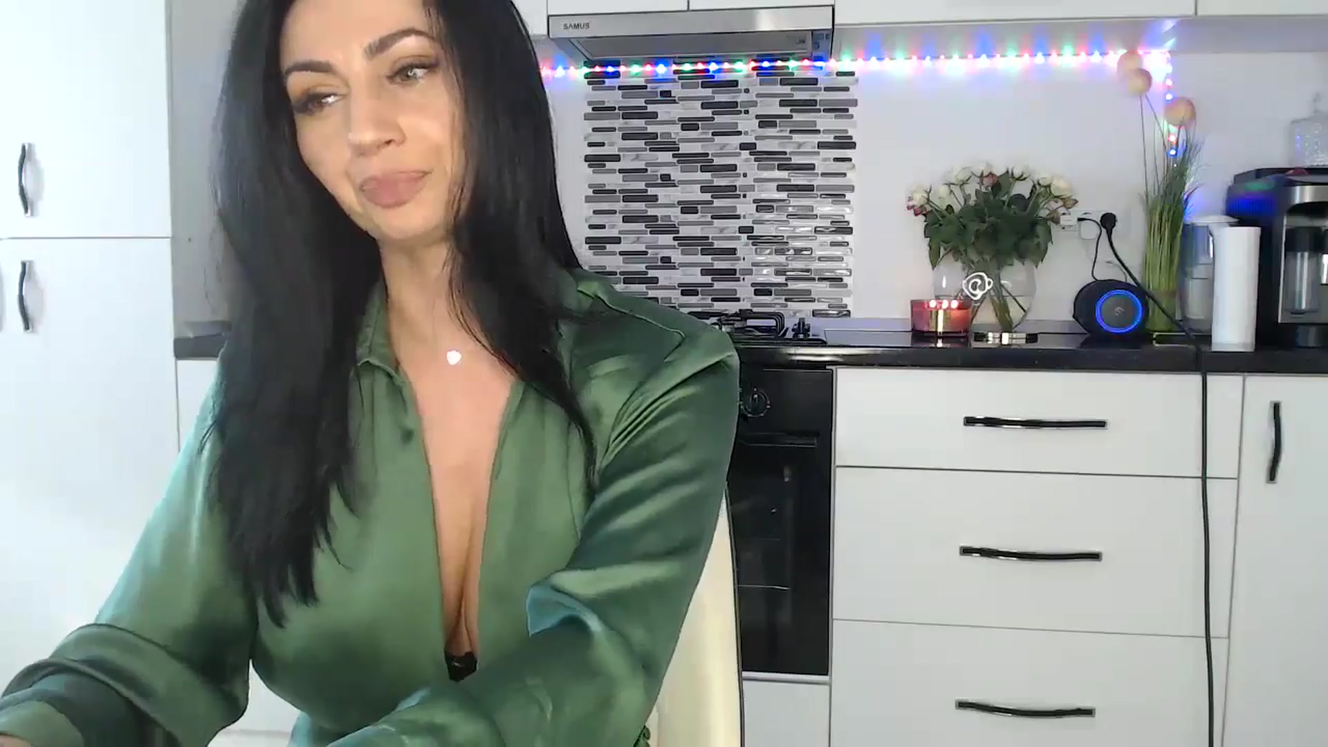 Gallery image thumbnail from JeniferJain's myfreecams stream on, 10/22/2024, 10:32 image 14 of 20