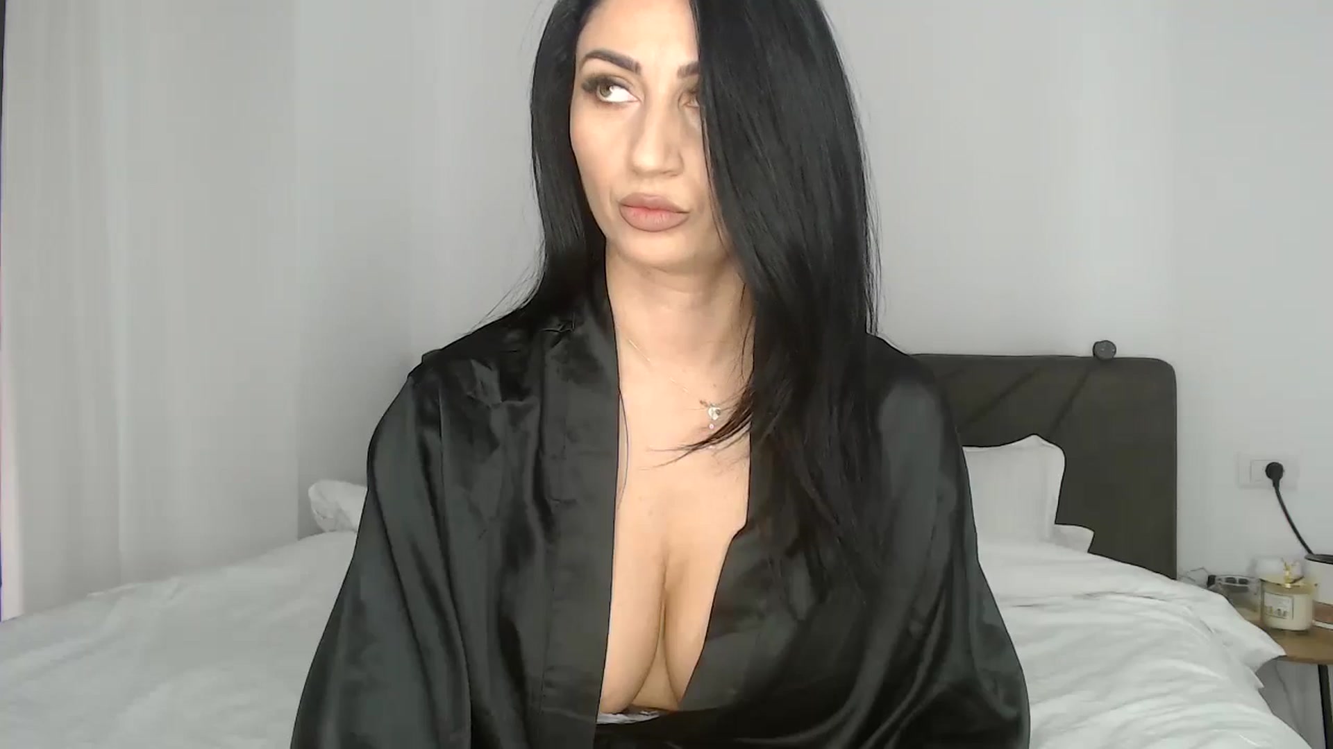 Gallery image thumbnail from JeniferJain's myfreecams stream on, 10/29/2024, 07:19 image 17 of 20