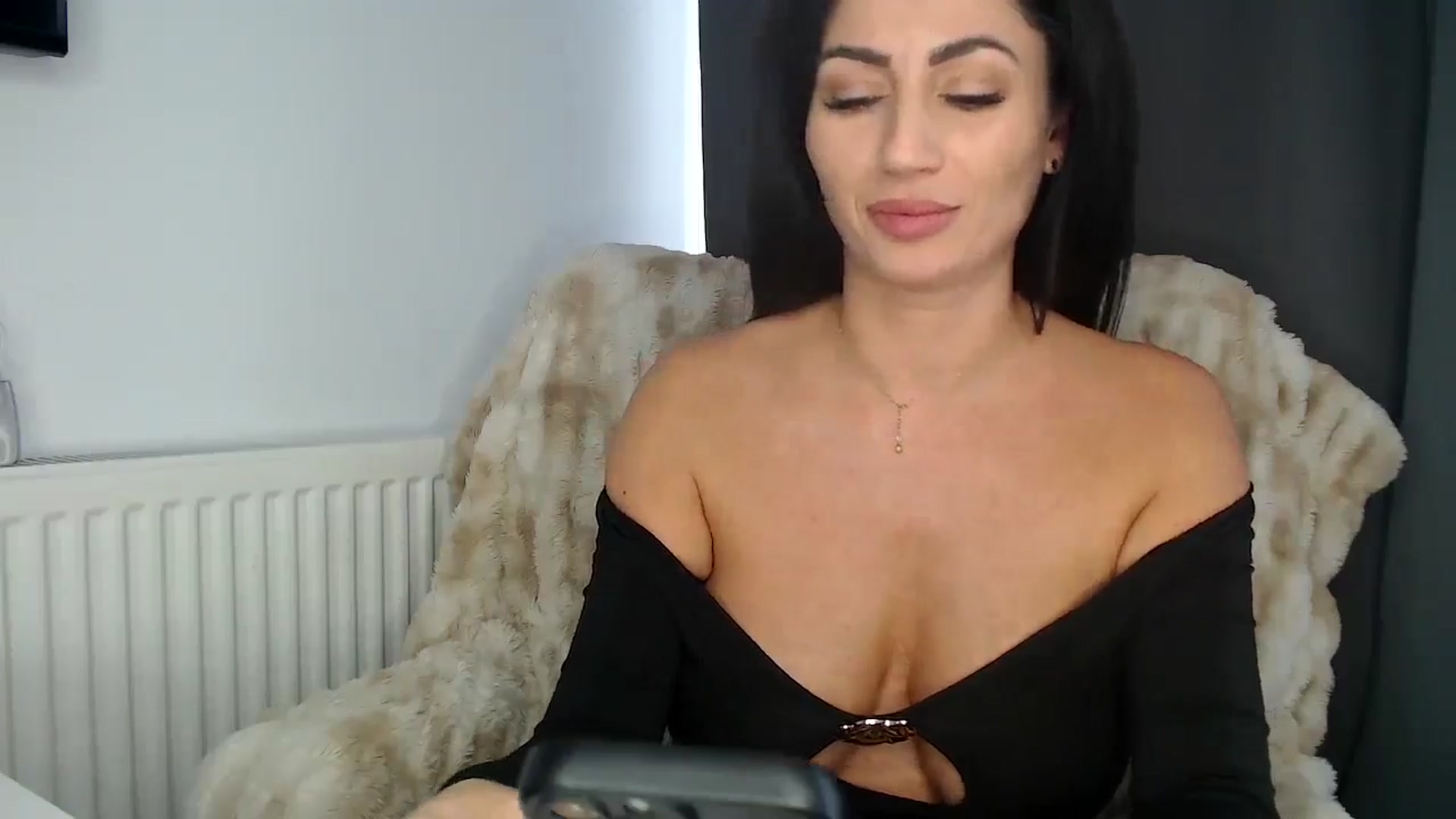 Gallery image thumbnail from JeniferJain's myfreecams stream on, 11/03/2025, 12:16 image 8 of 20