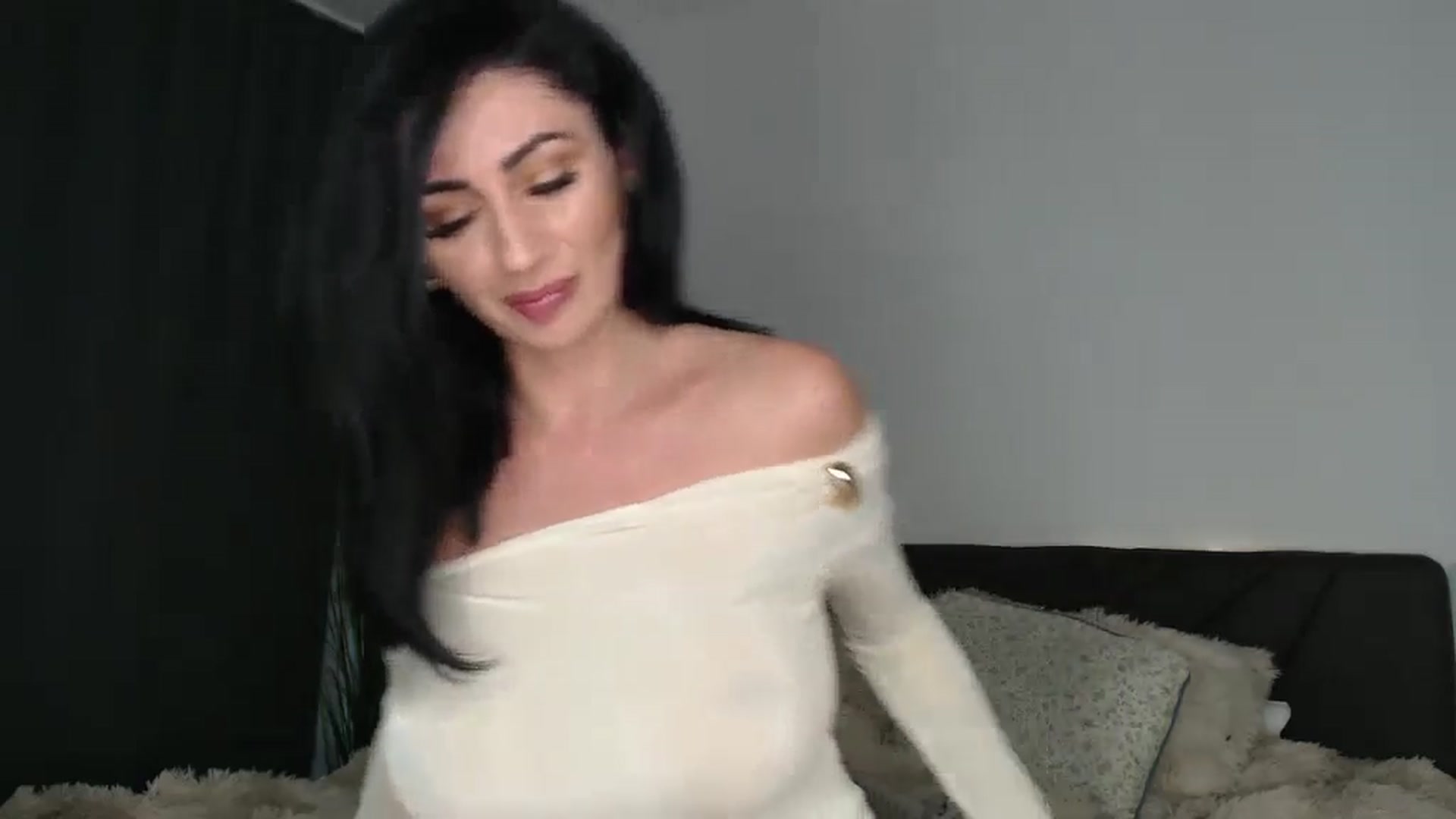 Gallery image thumbnail from JeniferJain's myfreecams stream on, 11/21/2025, 11:17 image 3 of 20