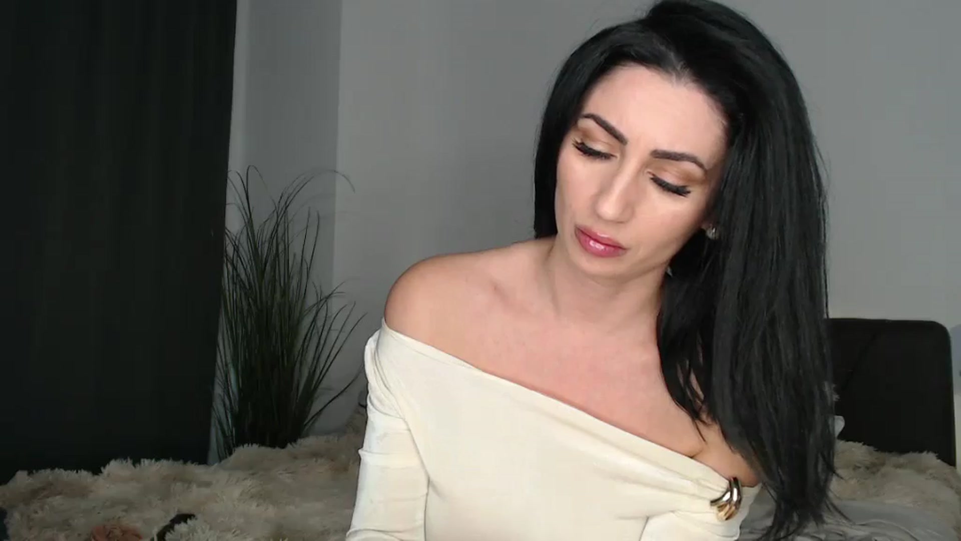 Gallery image thumbnail from JeniferJain's myfreecams stream on, 11/21/2025, 11:17 image 12 of 20