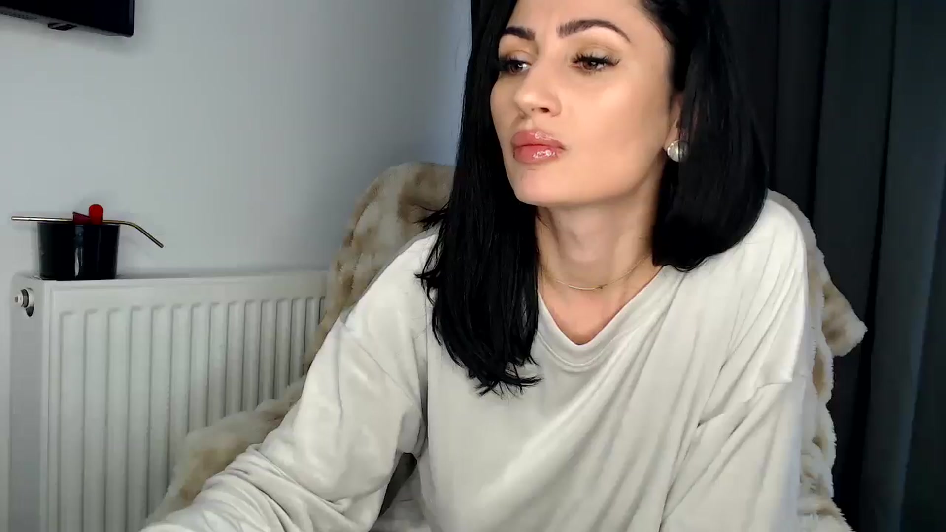 Gallery image thumbnail from JeniferJain's myfreecams stream on, 11/23/2025, 12:01 image 11 of 20