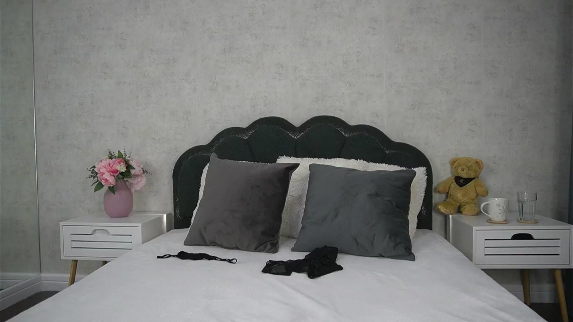 Gallery image thumbnail from JeniferS's myfreecams stream on, 09/25/2025, 11:26 image 13 of 20