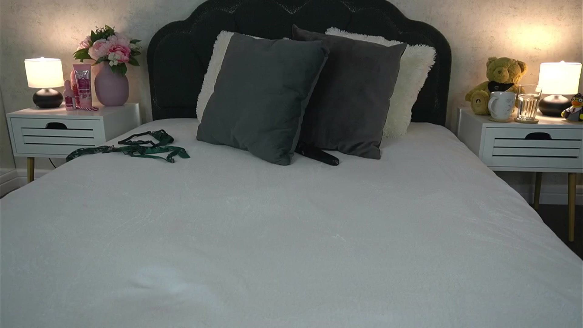 Gallery image thumbnail from JeniferS's myfreecams stream on, 11/13/2025, 10:56 image 15 of 20