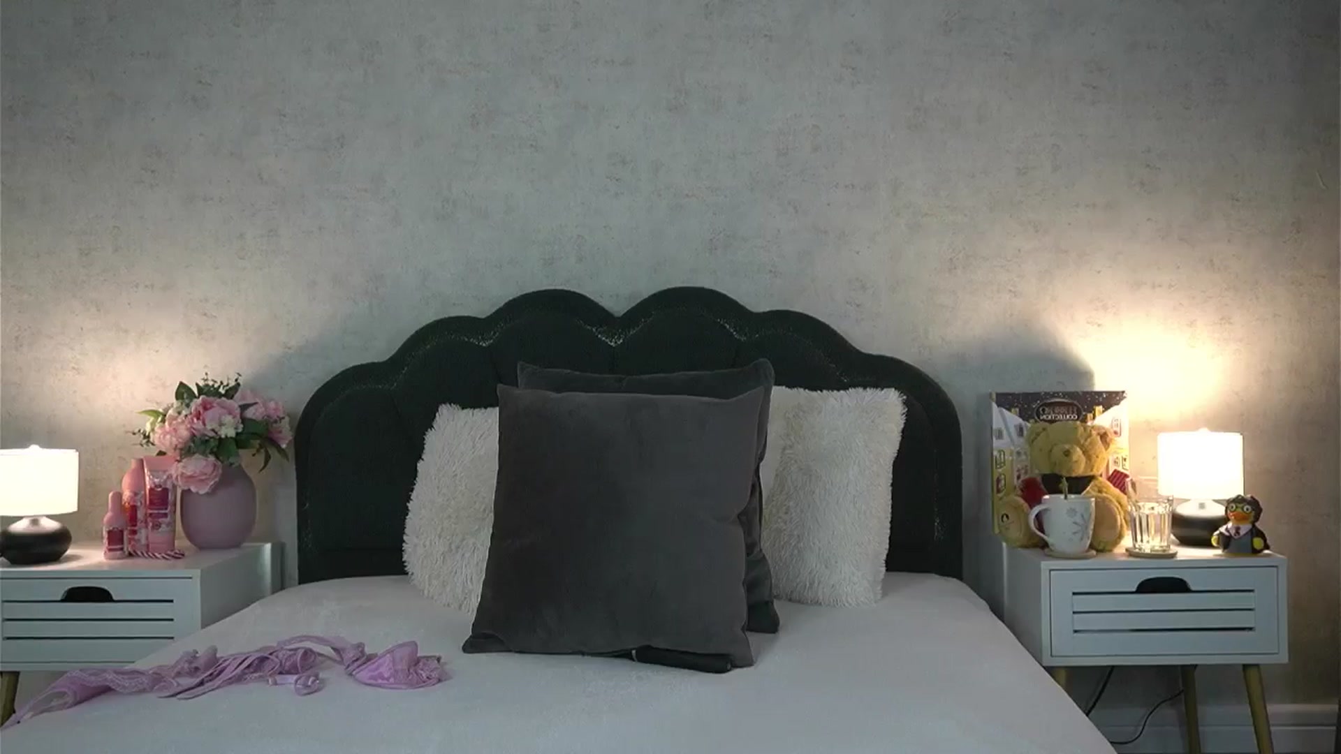 Gallery image thumbnail from JeniferS's myfreecams stream on, 01/10/2026, 11:40 image 3 of 20