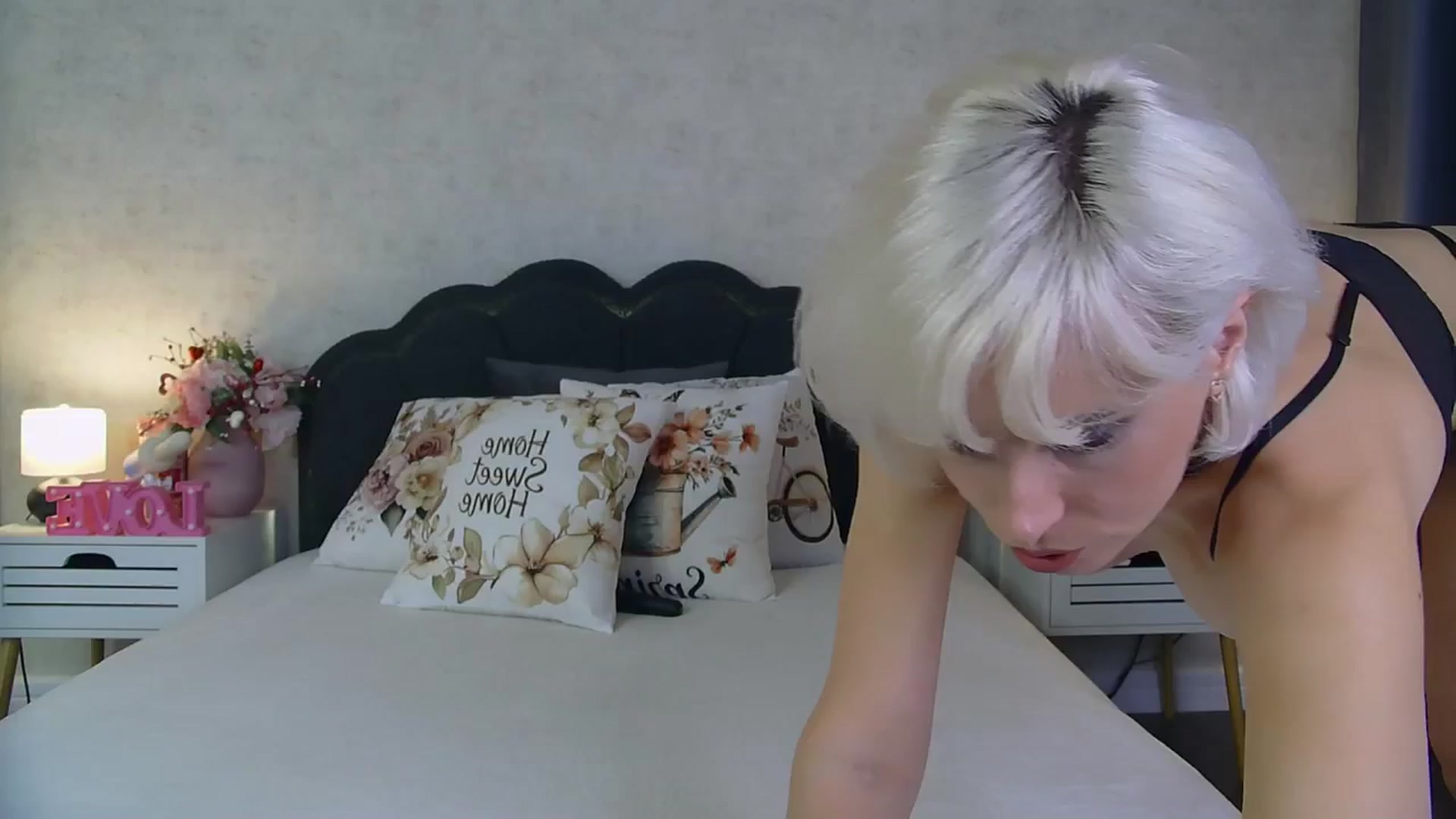 Gallery image thumbnail from JeniferS's myfreecams stream on, 04/14/2026, 11:40 image 8 of 20