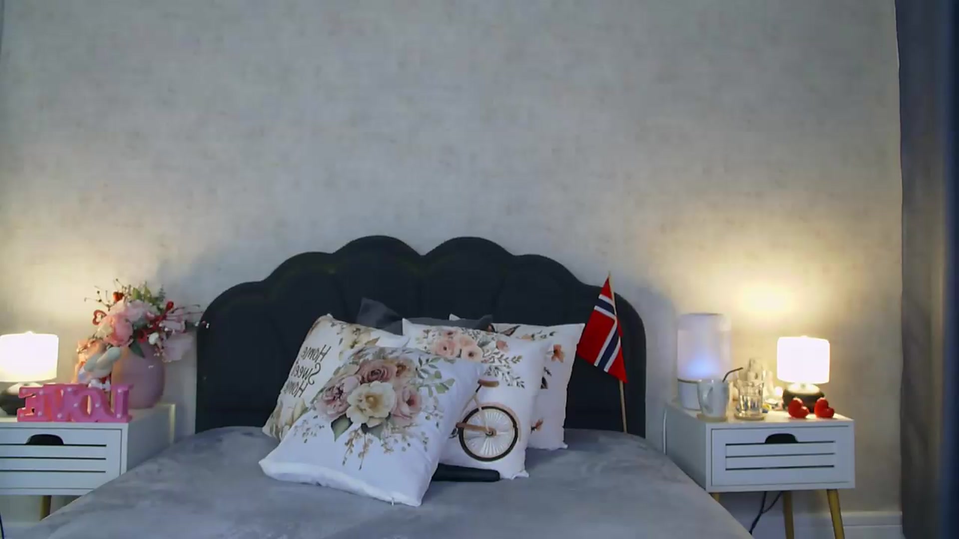 Gallery image thumbnail from JeniferS's myfreecams stream on, 06/28/2026, 12:58 image 10 of 20