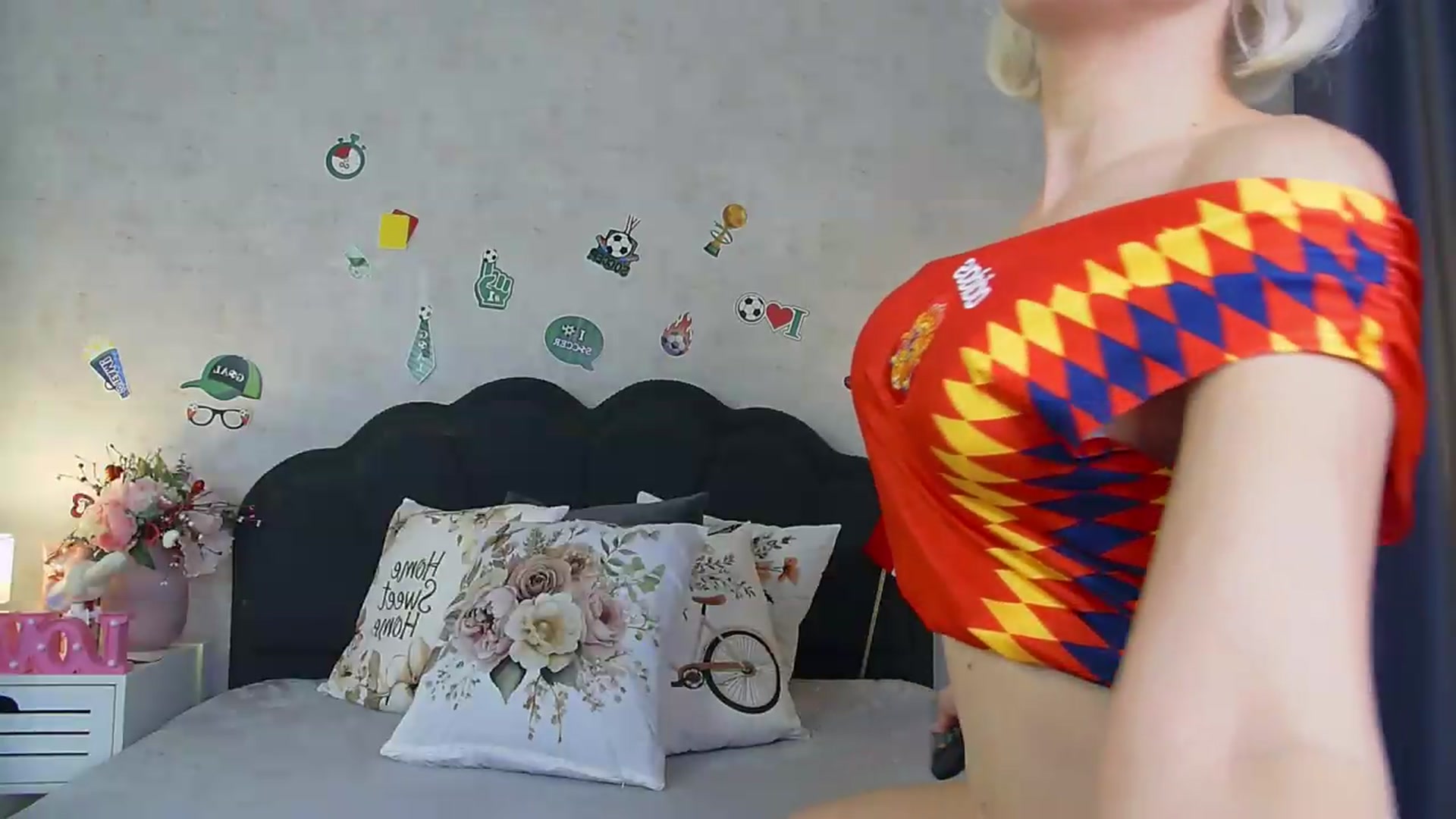 Gallery image thumbnail from JeniferS's myfreecams stream on, 07/10/2026, 11:00 image 6 of 20