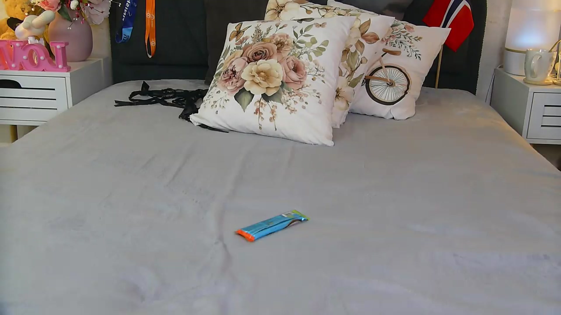 Gallery image thumbnail from JeniferS's myfreecams stream on, 09/03/2026, 10:54 image 9 of 20