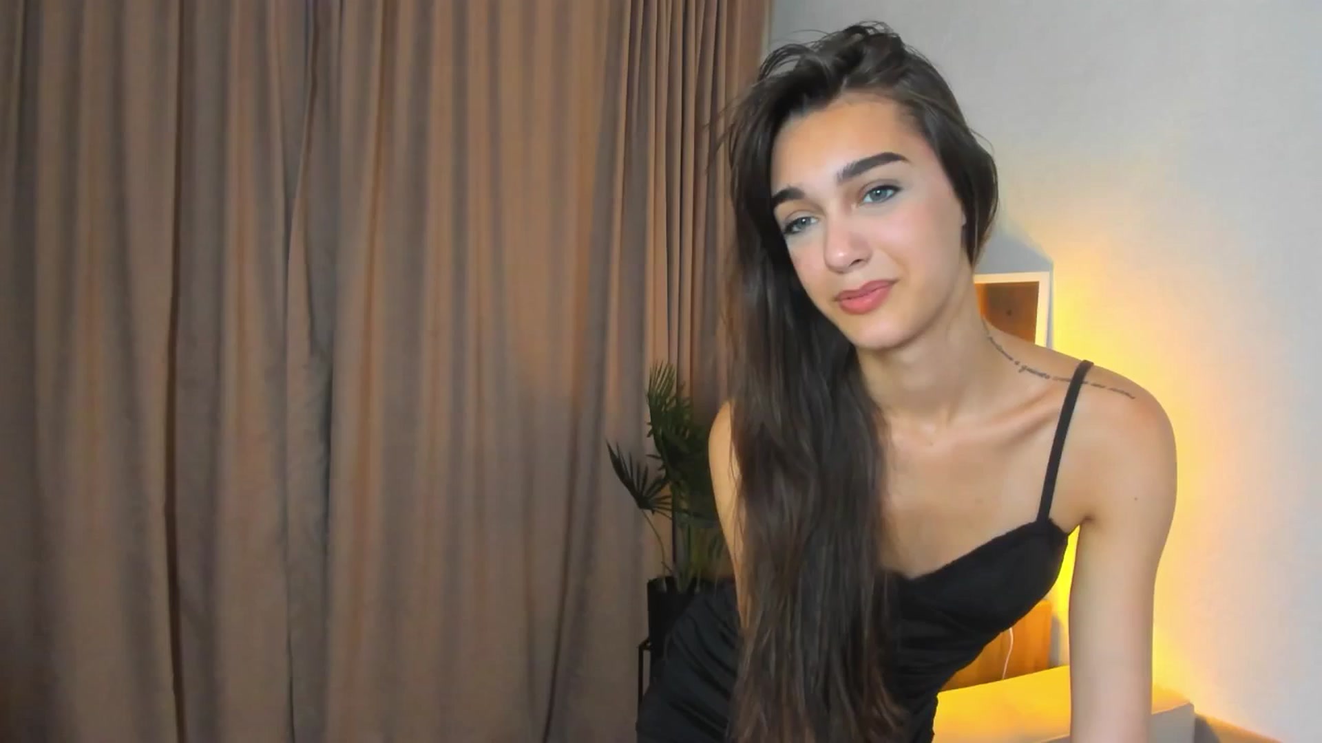 Gallery image thumbnail from Jeniferr_Star's myfreecams stream on, 07/13/2025, 21:17 image 19 of 20
