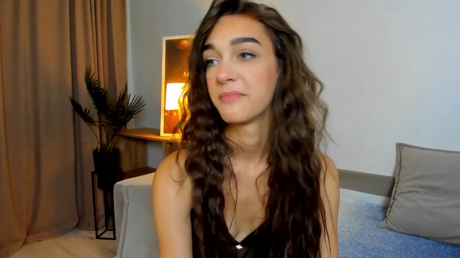Gallery image thumbnail from Jeniferr_Star's myfreecams stream on, 07/27/2025, 21:02 image 18 of 20
