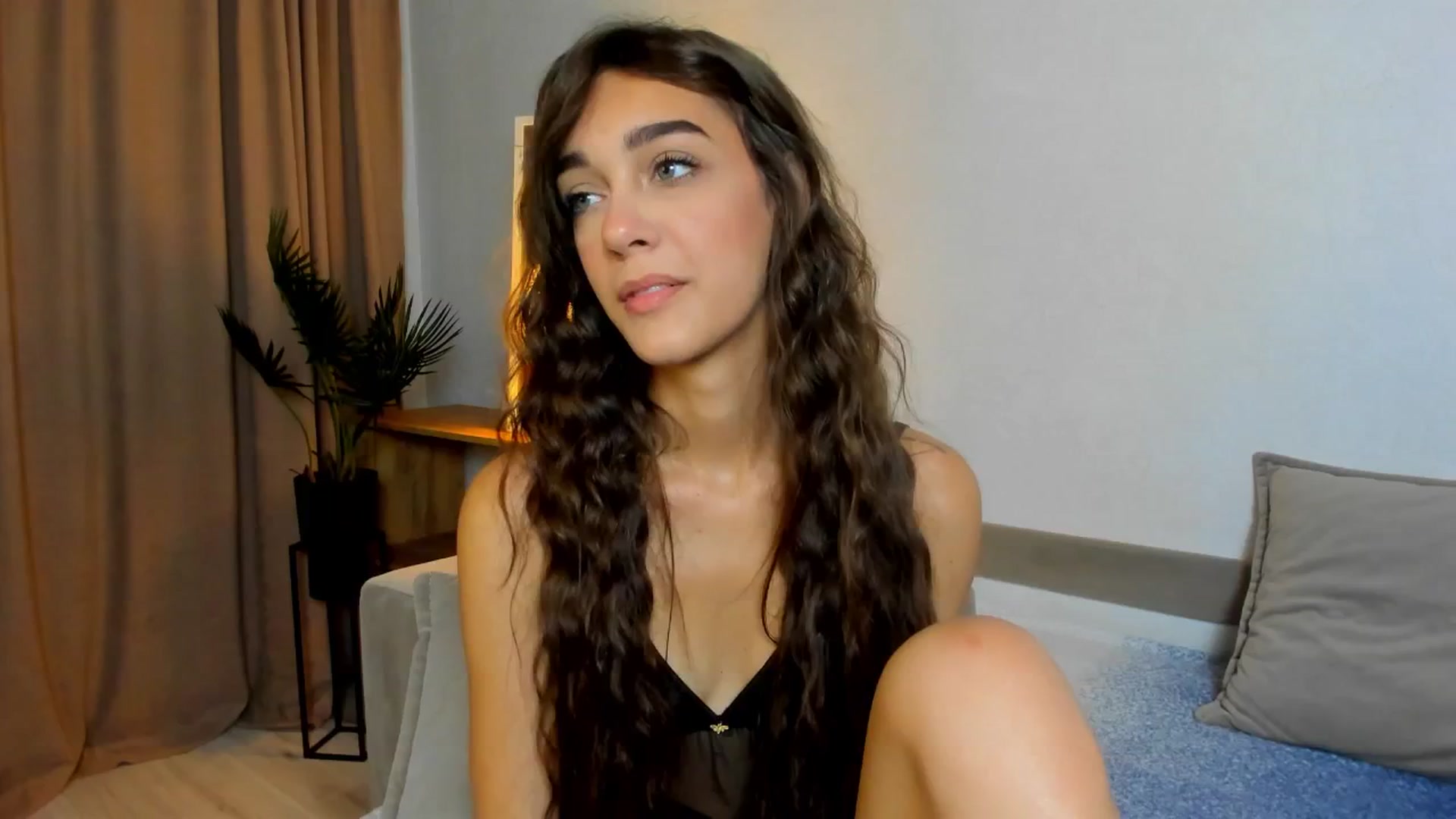 Gallery image thumbnail from Jeniferr_Star's myfreecams stream on, 07/27/2025, 21:02 image 8 of 20