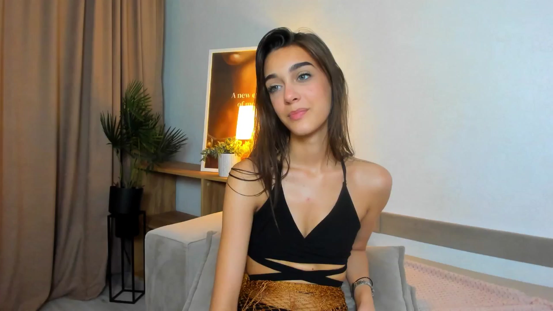 Gallery image thumbnail from Jeniferr_Star's myfreecams stream on, 08/05/2025, 24:46 image 17 of 20