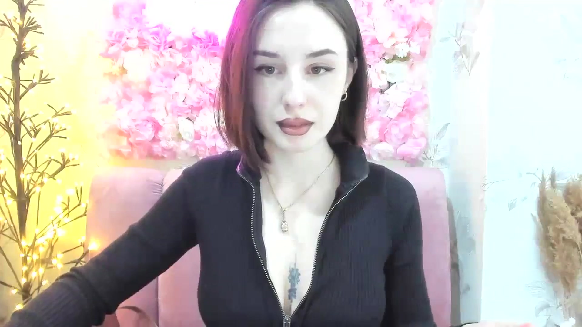 Gallery image thumbnail from JenifferBrown's myfreecams stream on, 01/02/2024, 08:34 image 13 of 20