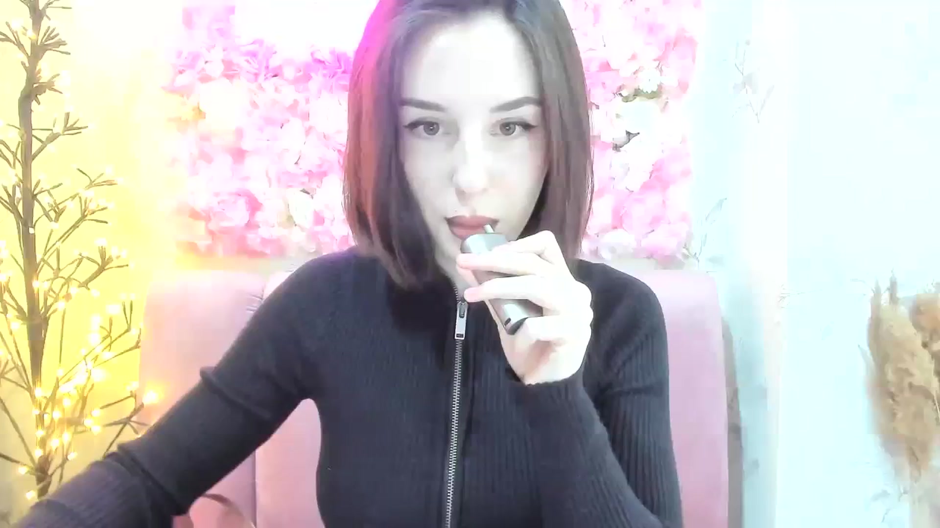 Gallery image thumbnail from JenifferBrown's myfreecams stream on, 01/02/2024, 08:34 image 1 of 20