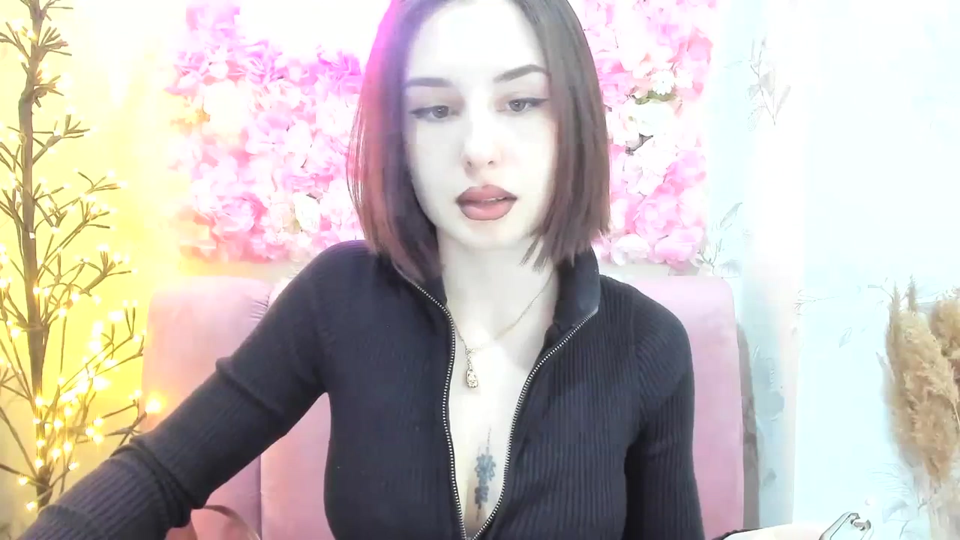 Gallery image thumbnail from JenifferBrown's myfreecams stream on, 01/02/2024, 08:34 image 4 of 20
