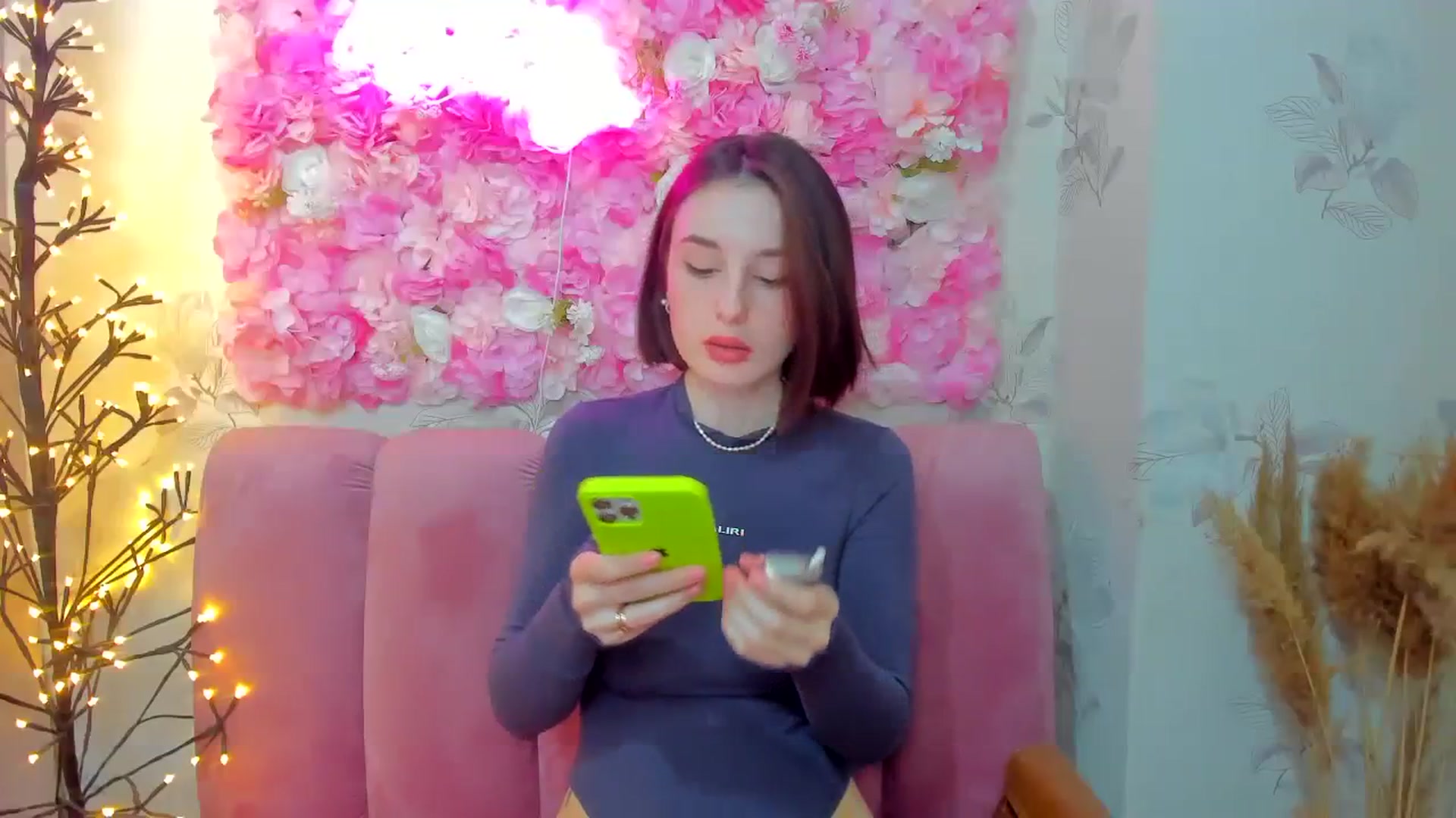 Gallery image thumbnail from JenifferBrown's myfreecams stream on, 01/03/2024, 11:46 image 18 of 20