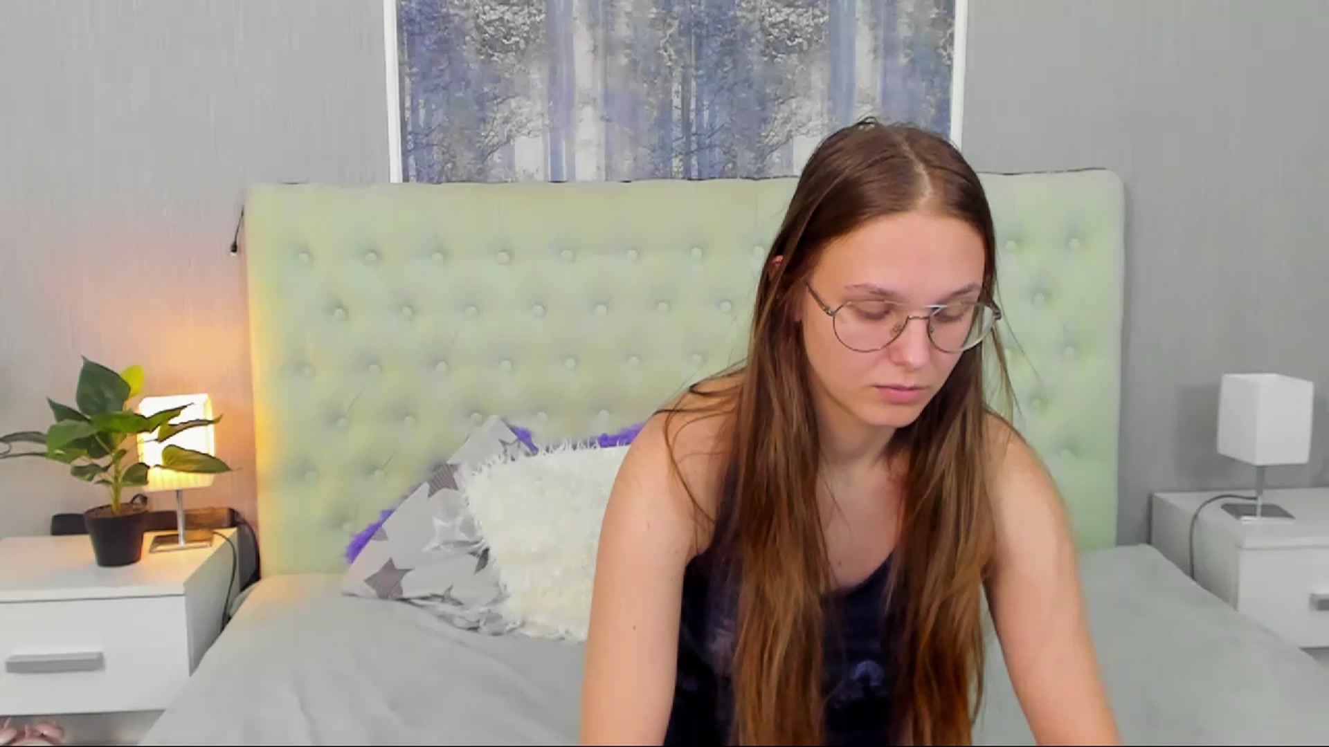 Gallery image thumbnail from JenifferLux's myfreecams stream on, 11/20/2022, 19:17 image 19 of 20