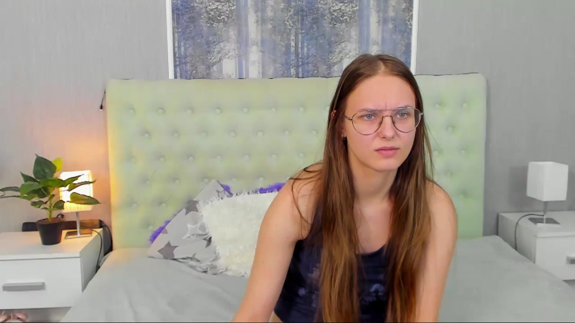 Gallery image thumbnail from JenifferLux's myfreecams stream on, 11/20/2022, 19:17 image 18 of 20