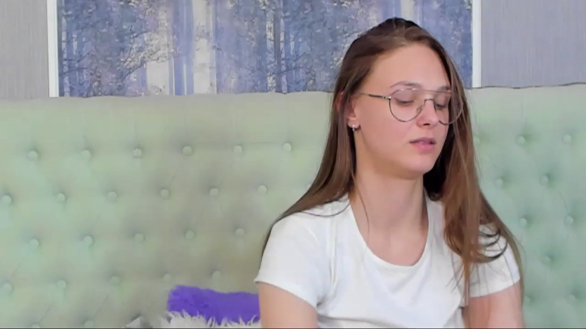 Gallery image thumbnail from JenifferLux's myfreecams stream on, 11/21/2022, 18:06 image 2 of 20