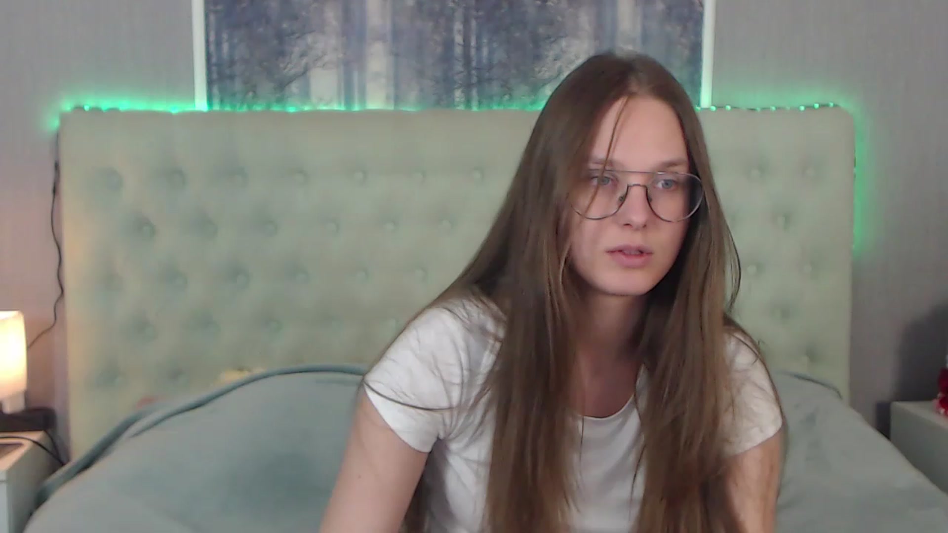 Gallery image thumbnail from JenifferLux's myfreecams stream on, 12/01/2022, 12:54 image 6 of 20