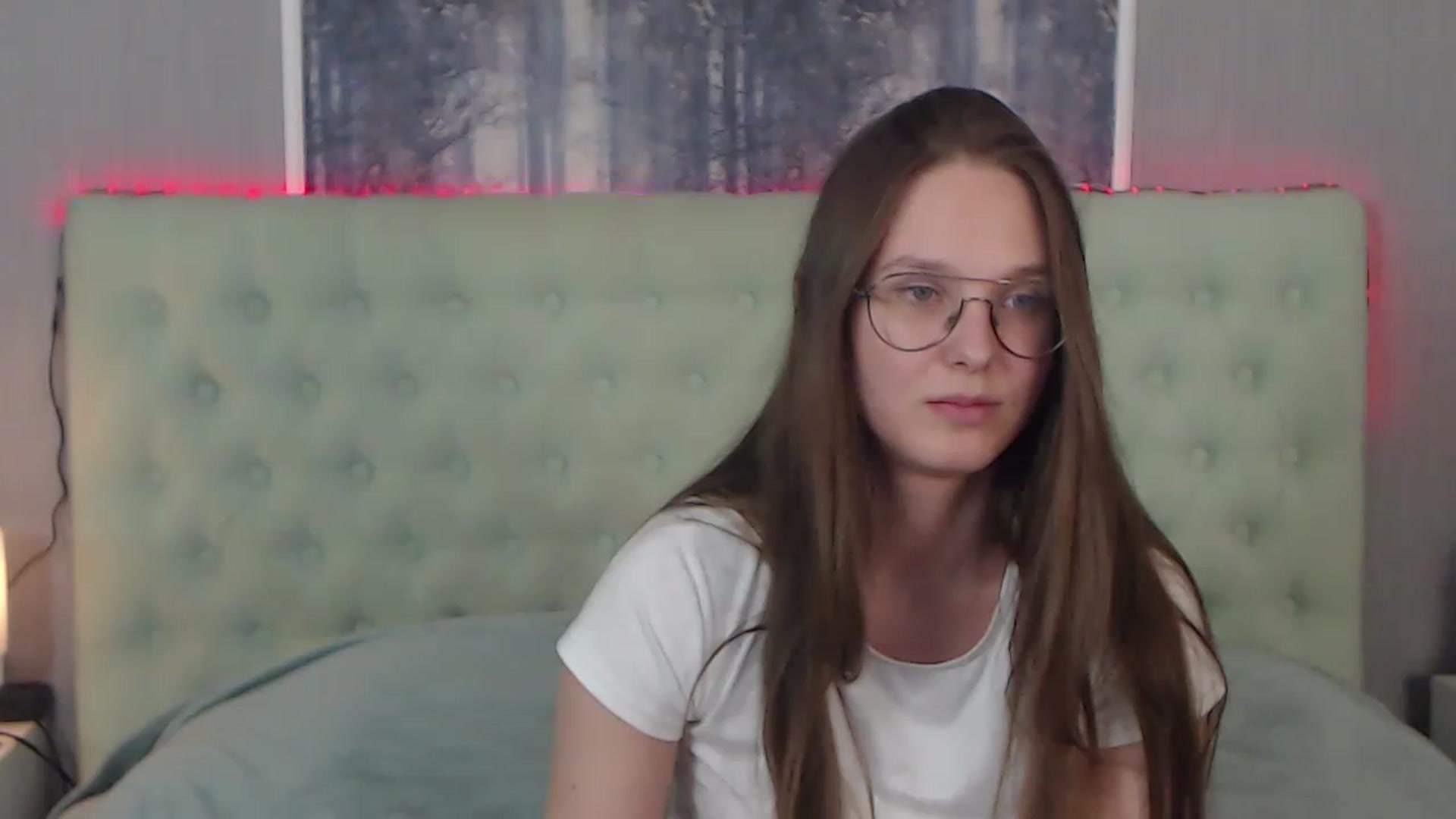 Gallery image thumbnail from JenifferLux's myfreecams stream on, 12/01/2022, 14:32 image 4 of 20