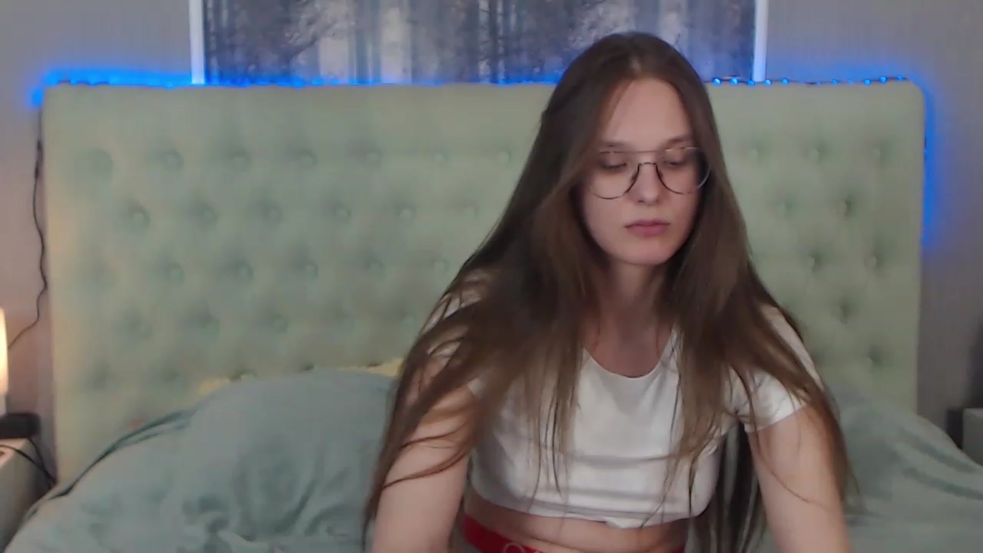 Gallery image thumbnail from JenifferLux's myfreecams stream on, 12/01/2022, 14:32 image 18 of 20