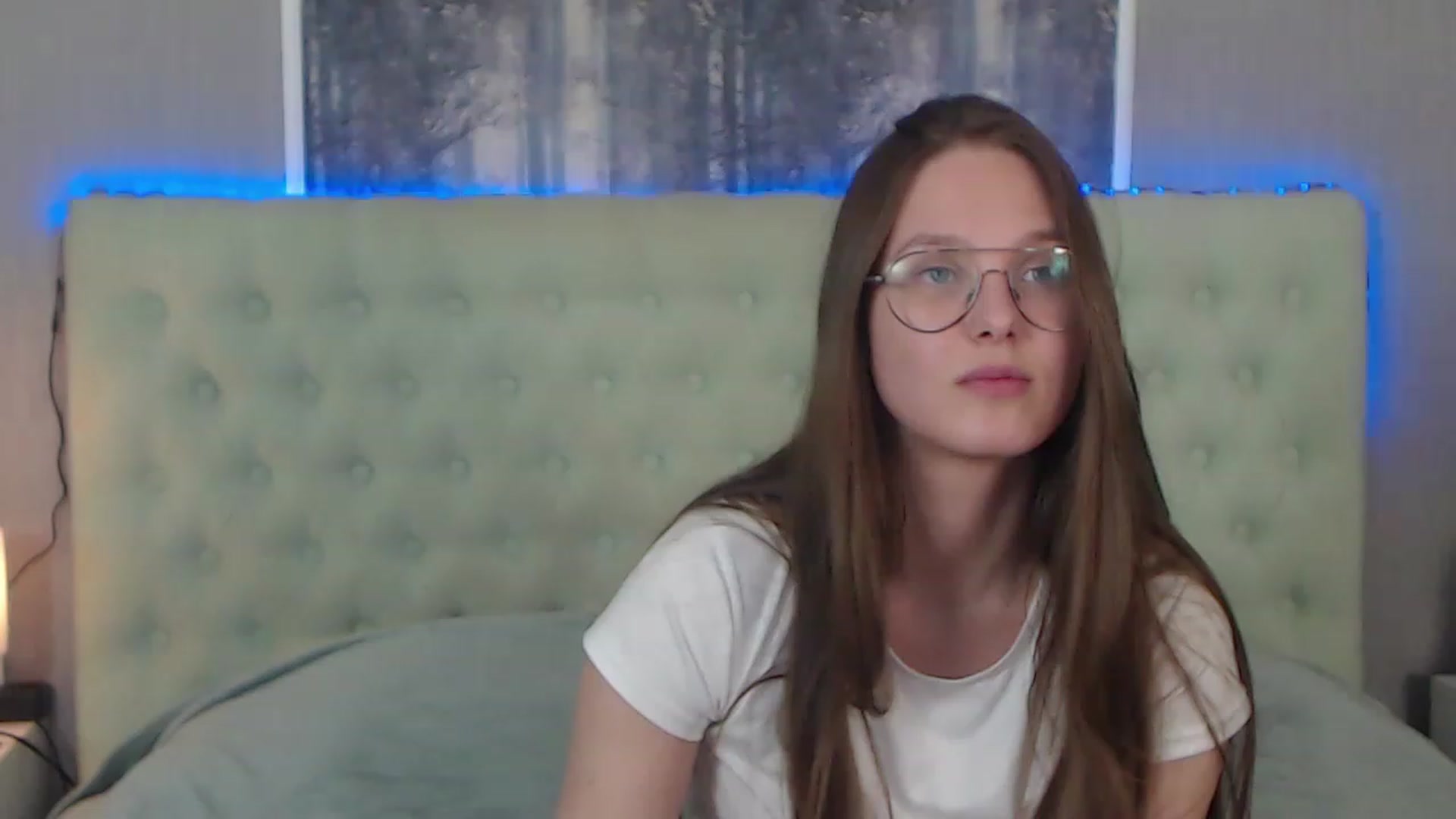 Gallery image thumbnail from JenifferLux's myfreecams stream on, 12/01/2022, 14:32 image 5 of 20