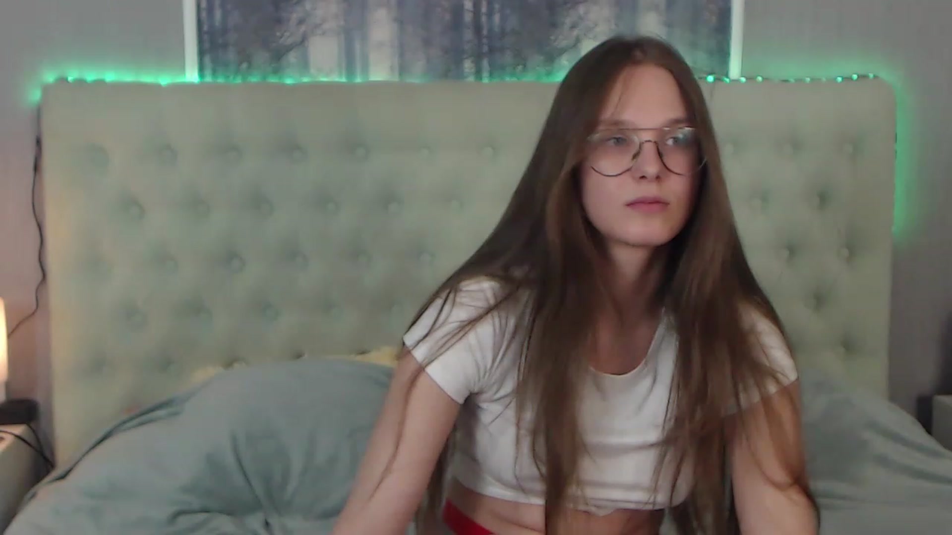 Gallery image thumbnail from JenifferLux's myfreecams stream on, 12/01/2022, 14:32 image 20 of 20