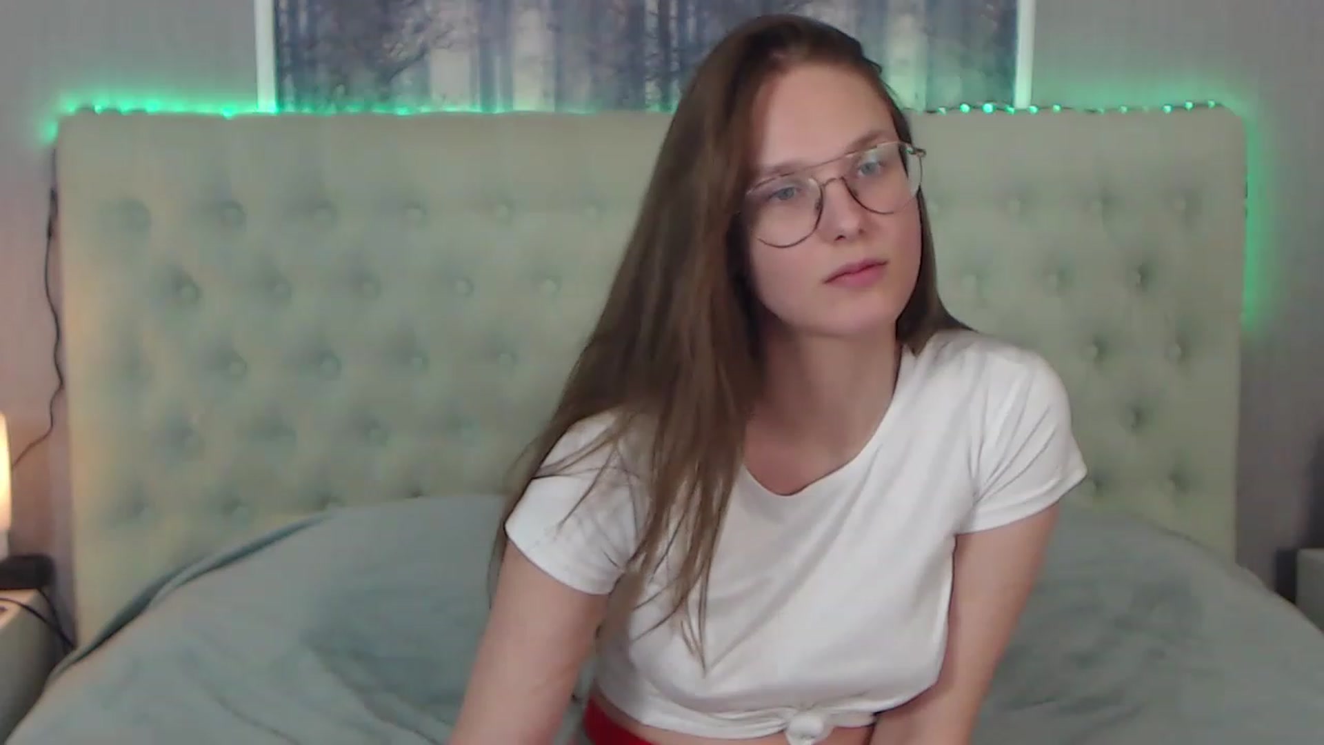 Gallery image thumbnail from JenifferLux's myfreecams stream on, 12/01/2022, 14:32 image 7 of 20