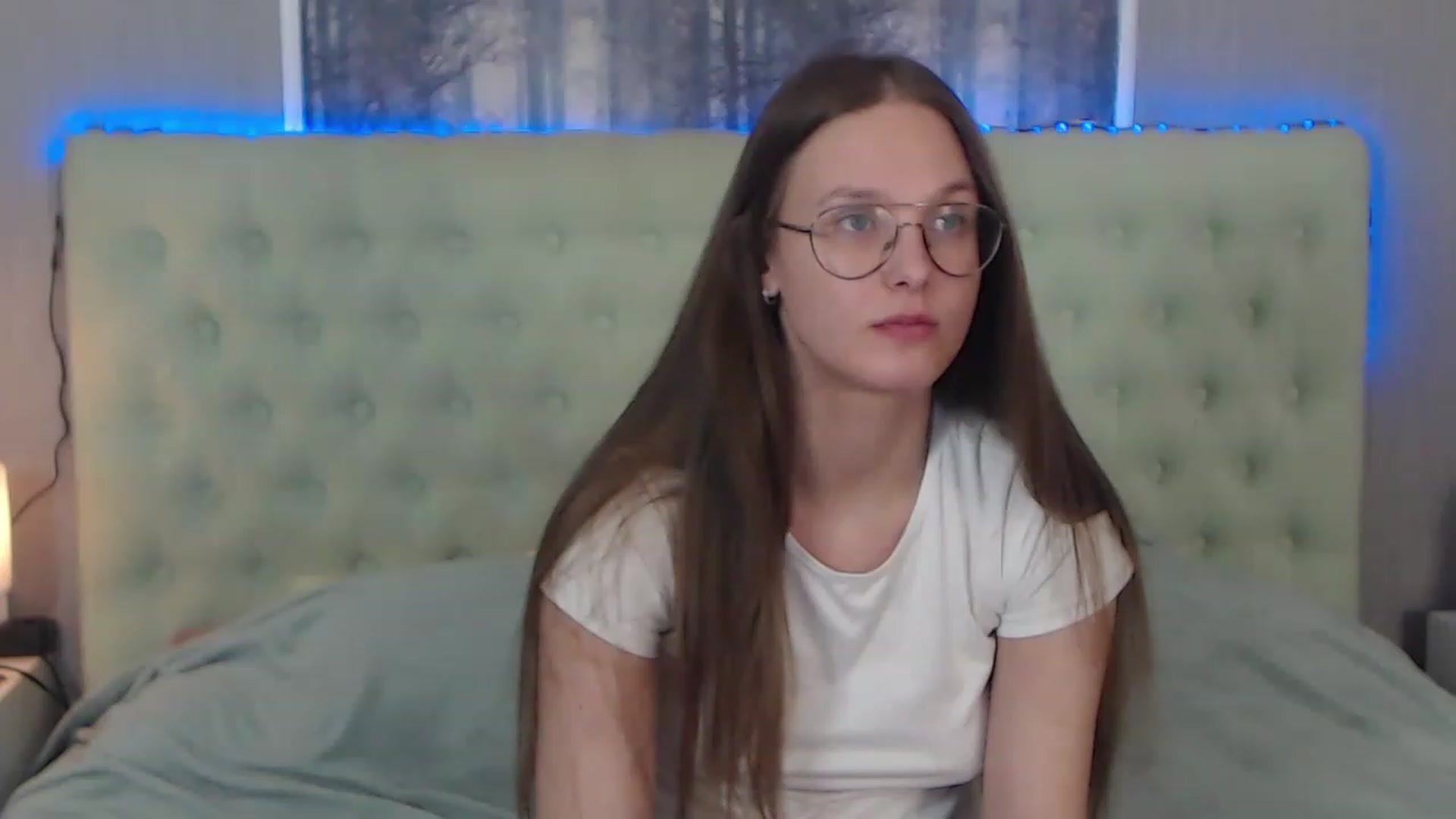 Gallery image thumbnail from JenifferLux's myfreecams stream on, 12/01/2022, 15:57 image 1 of 20