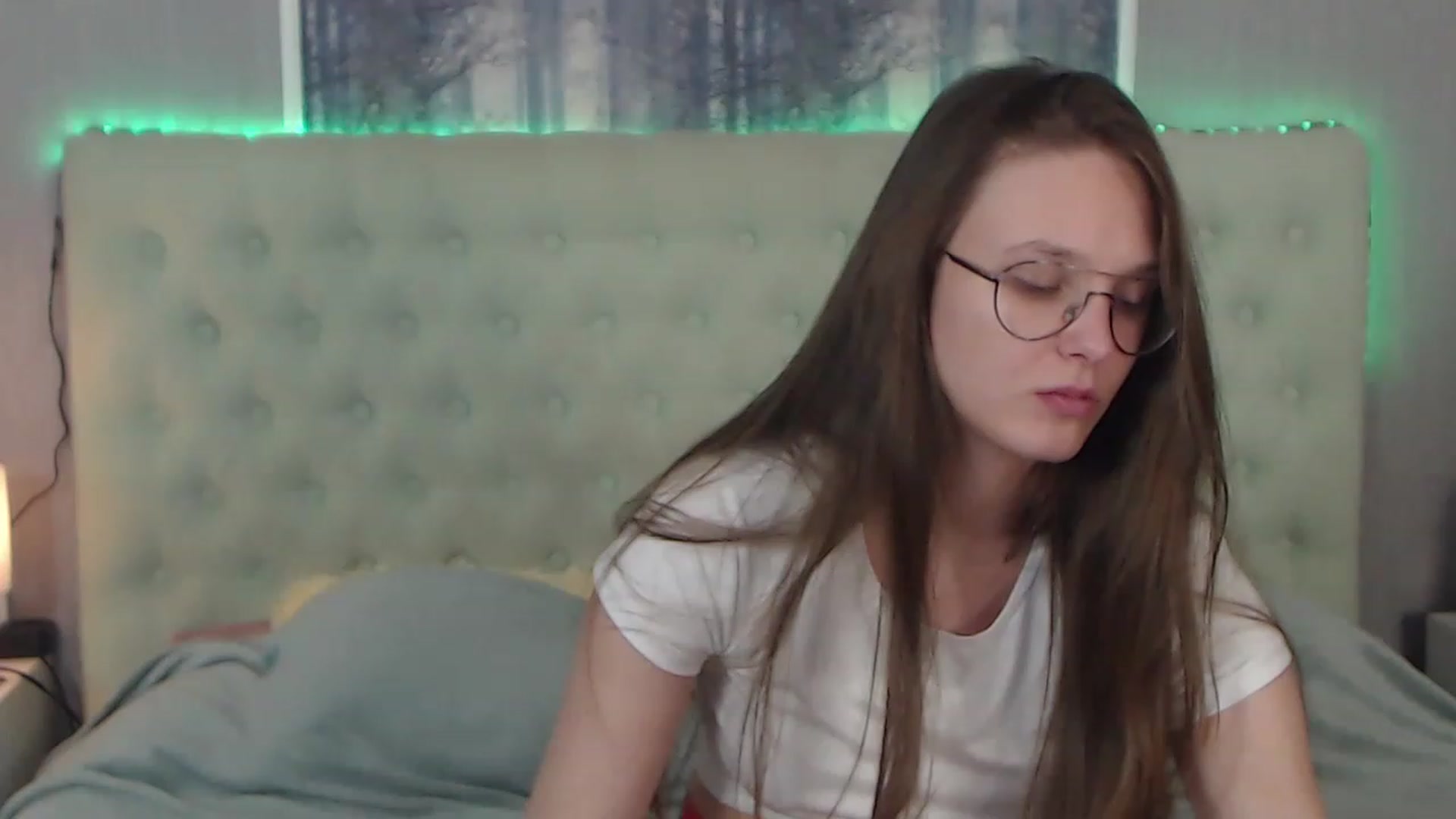 Gallery image thumbnail from JenifferLux's myfreecams stream on, 12/01/2022, 15:57 image 20 of 20