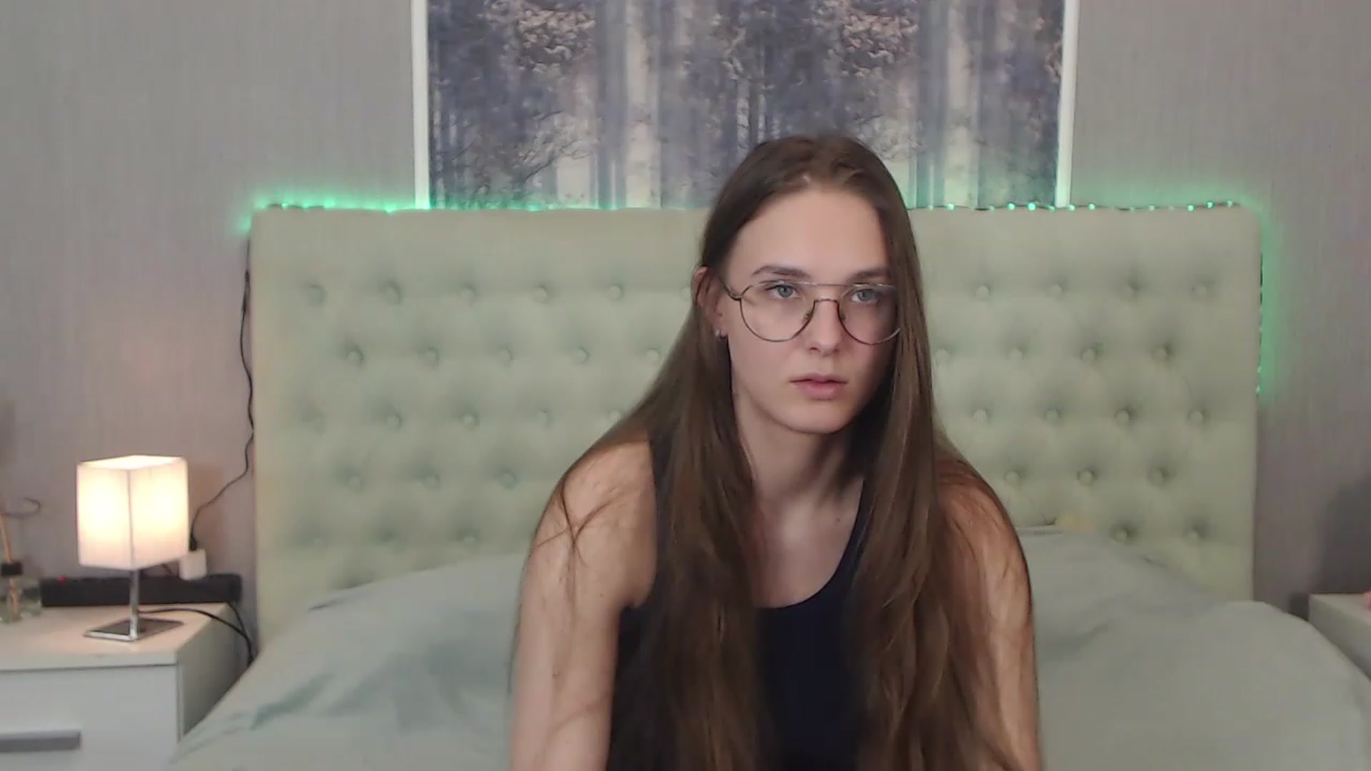 Gallery image thumbnail from JenifferLux's myfreecams stream on, 12/02/2022, 16:20 image 4 of 20