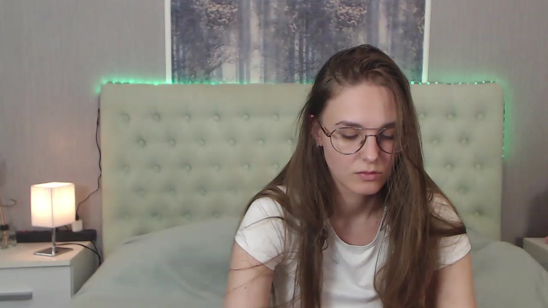 Gallery image thumbnail from JenifferLux's myfreecams stream on, 12/02/2022, 16:20 image 16 of 20