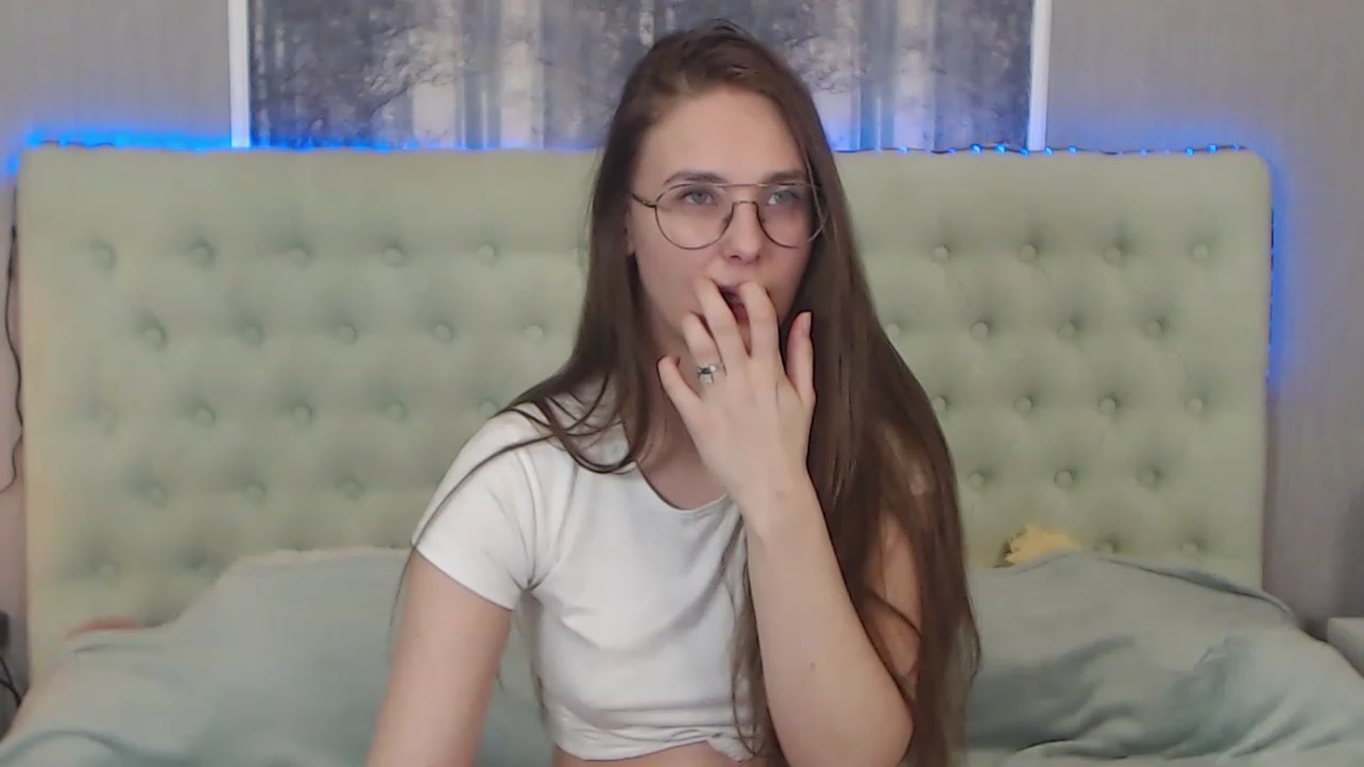 Gallery image thumbnail from JenifferLux's myfreecams stream on, 12/02/2022, 16:57 image 13 of 20