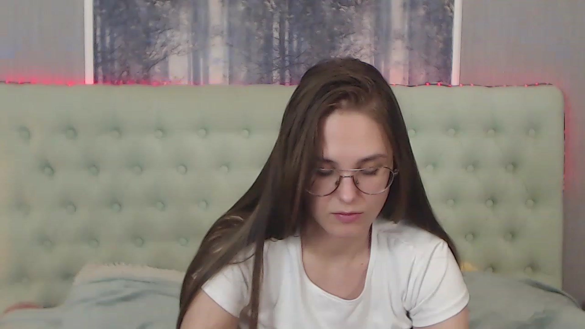 Gallery image thumbnail from JenifferLux's myfreecams stream on, 12/02/2022, 18:13 image 2 of 20
